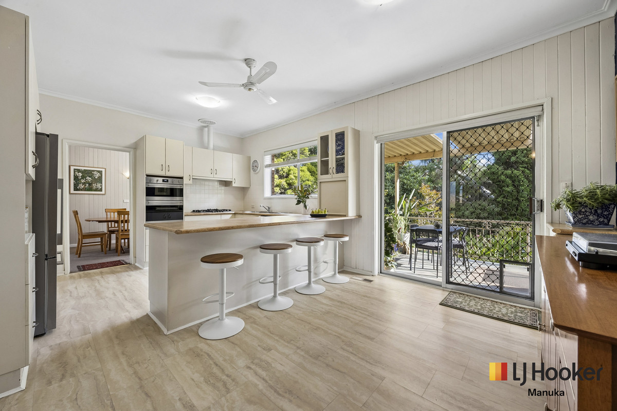 5-bedroom house at 90 Munro Road, Crestwood, NSW 2620, Queanbeyan-Palerang, New South Wales