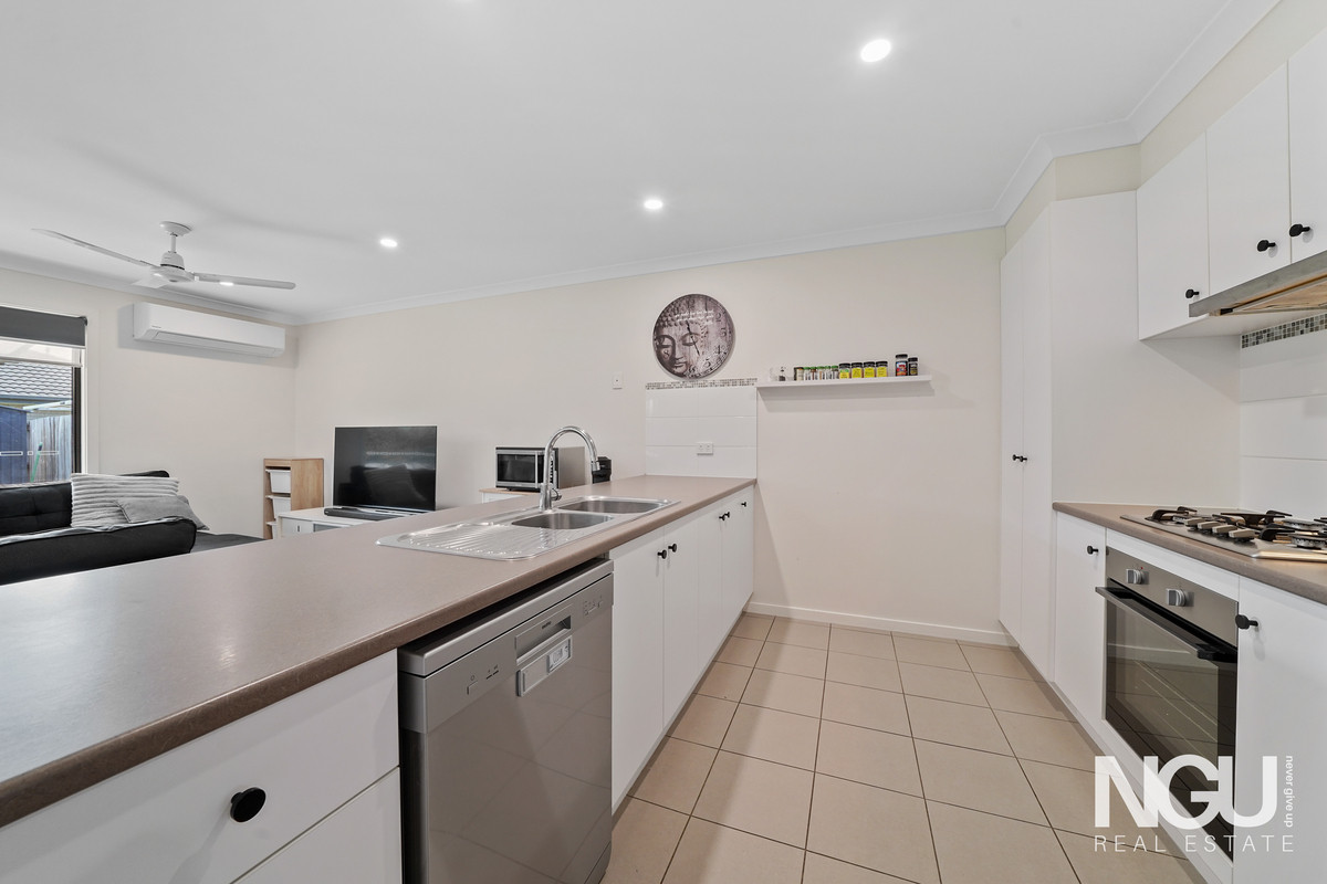 19 Coldstream Way, Holmview, QLD 4207 - Image 4