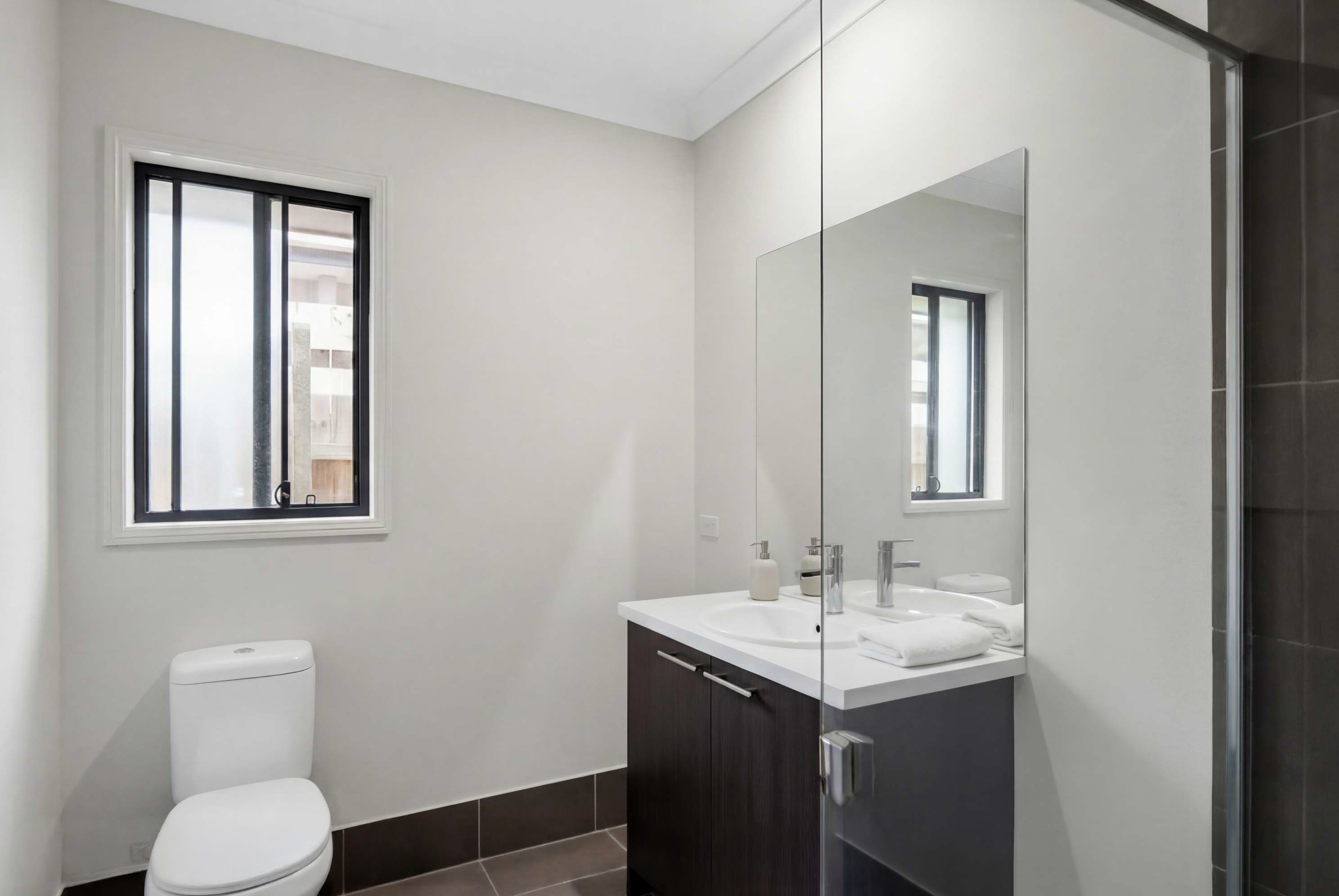20 DERWENT CLOSE, Holmview QLD 4207 - Image 9