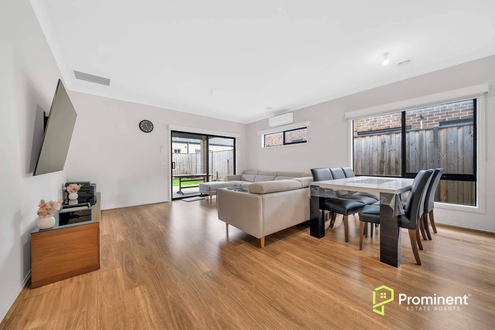 8 SCONE STREET, Cranbourne East VIC 3977 - Image 10