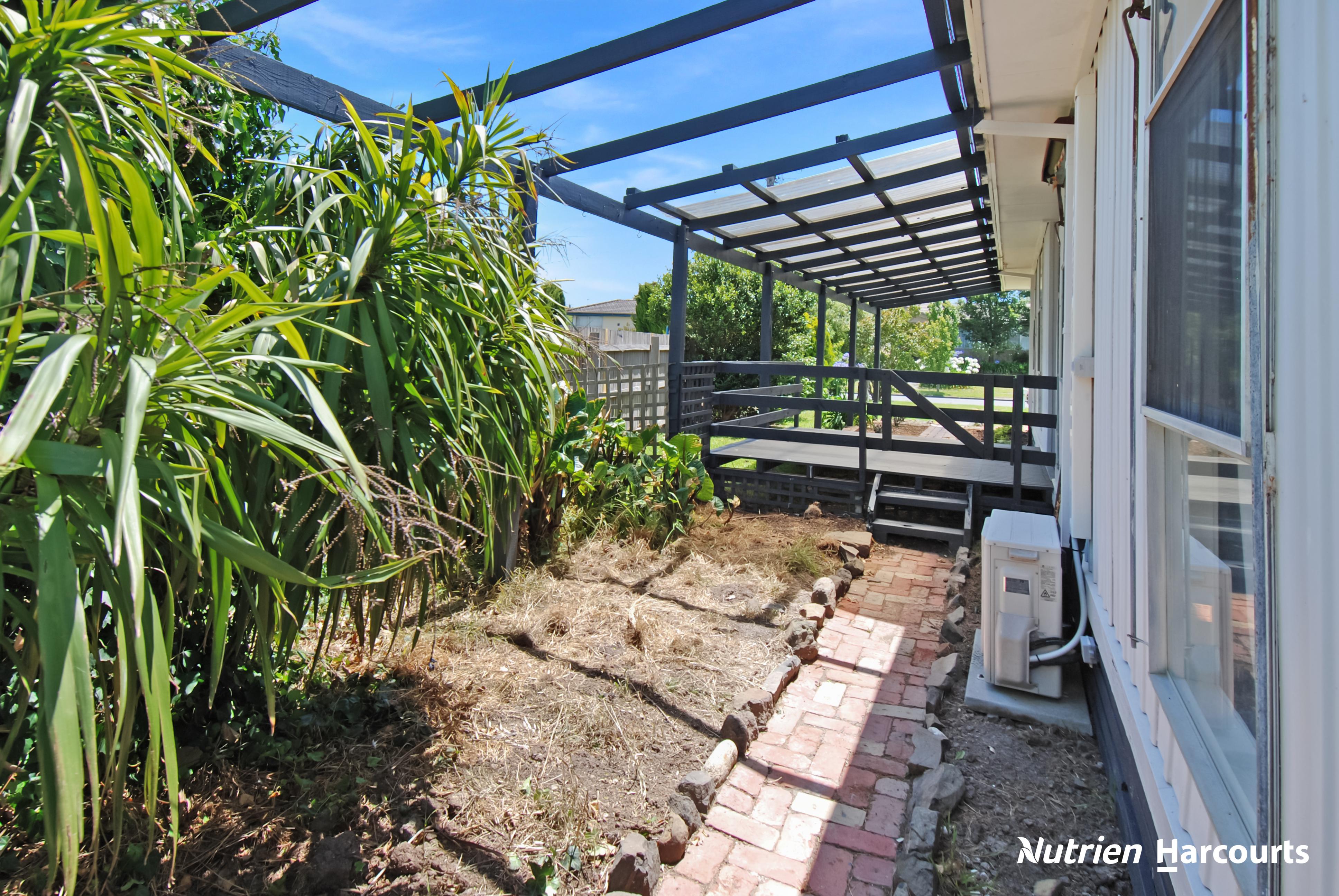 9 HYLAND CRESCENT, Yarram VIC 3971 - Image 3