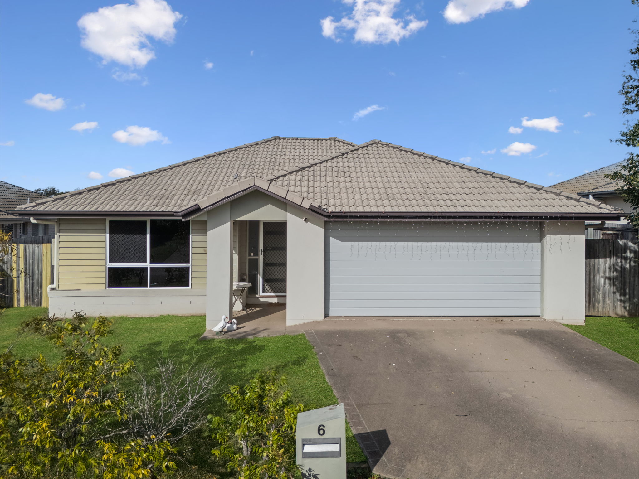 6 BAYSTONE PLACE, Raceview QLD 4305 - Image 1