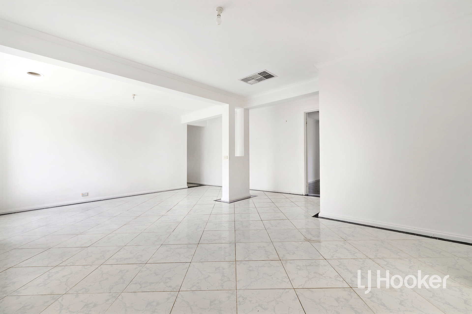 3-bedroom house at 28 MANATOKA CRESCENT, Hampton Park VIC 3976, Casey, Victoria