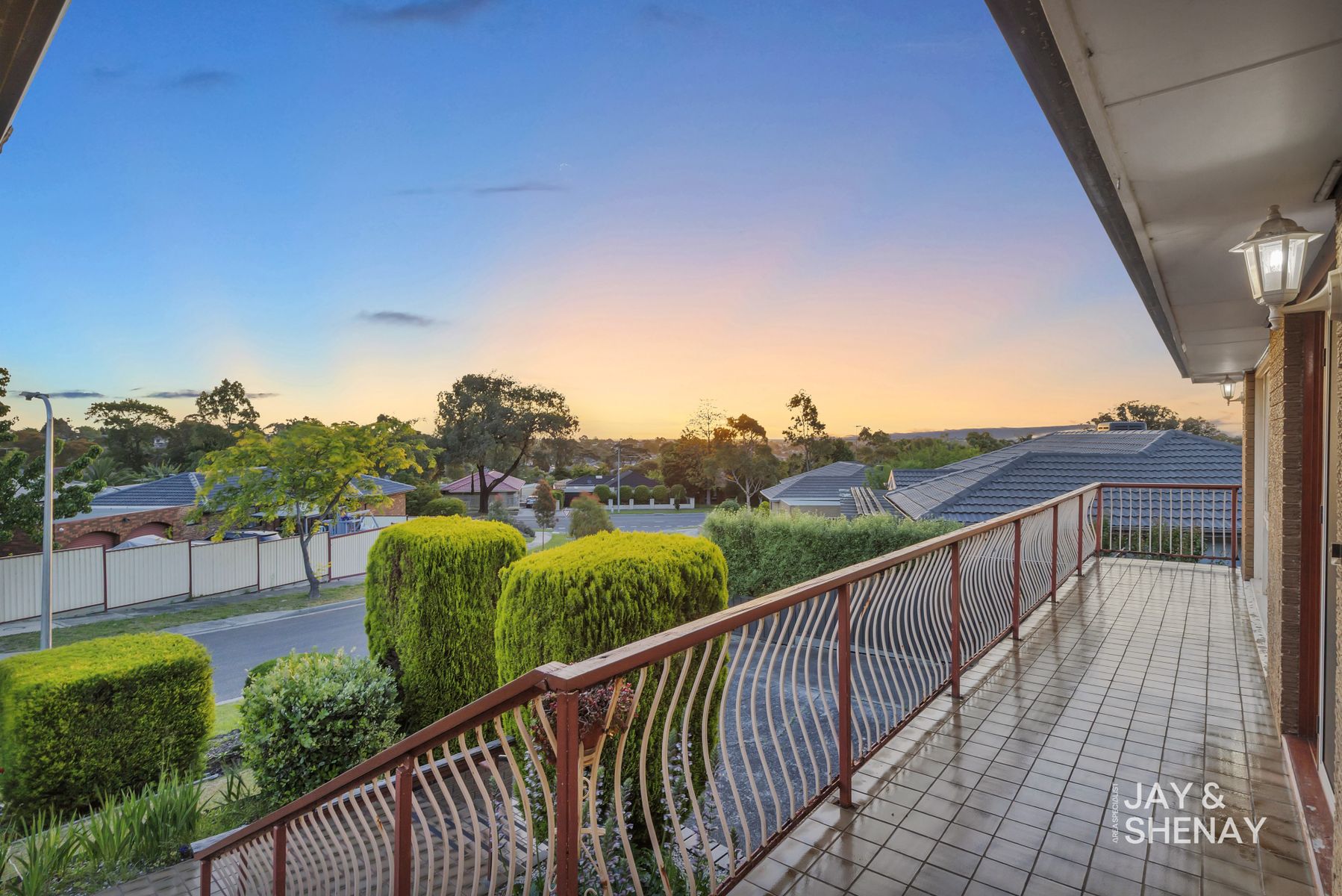32 Zachary Hicks Crescent, Endeavour Hills, VIC 3802 - Image 8