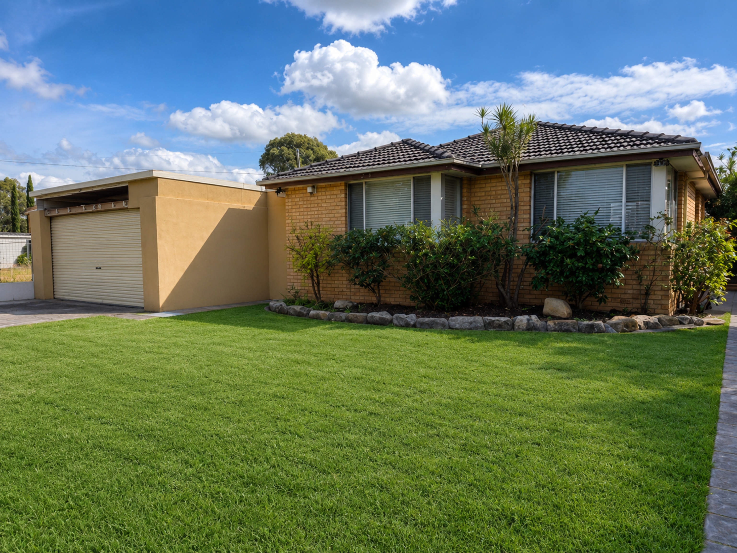1 HIND PLACE, Chipping Norton NSW 2170 - Image 1