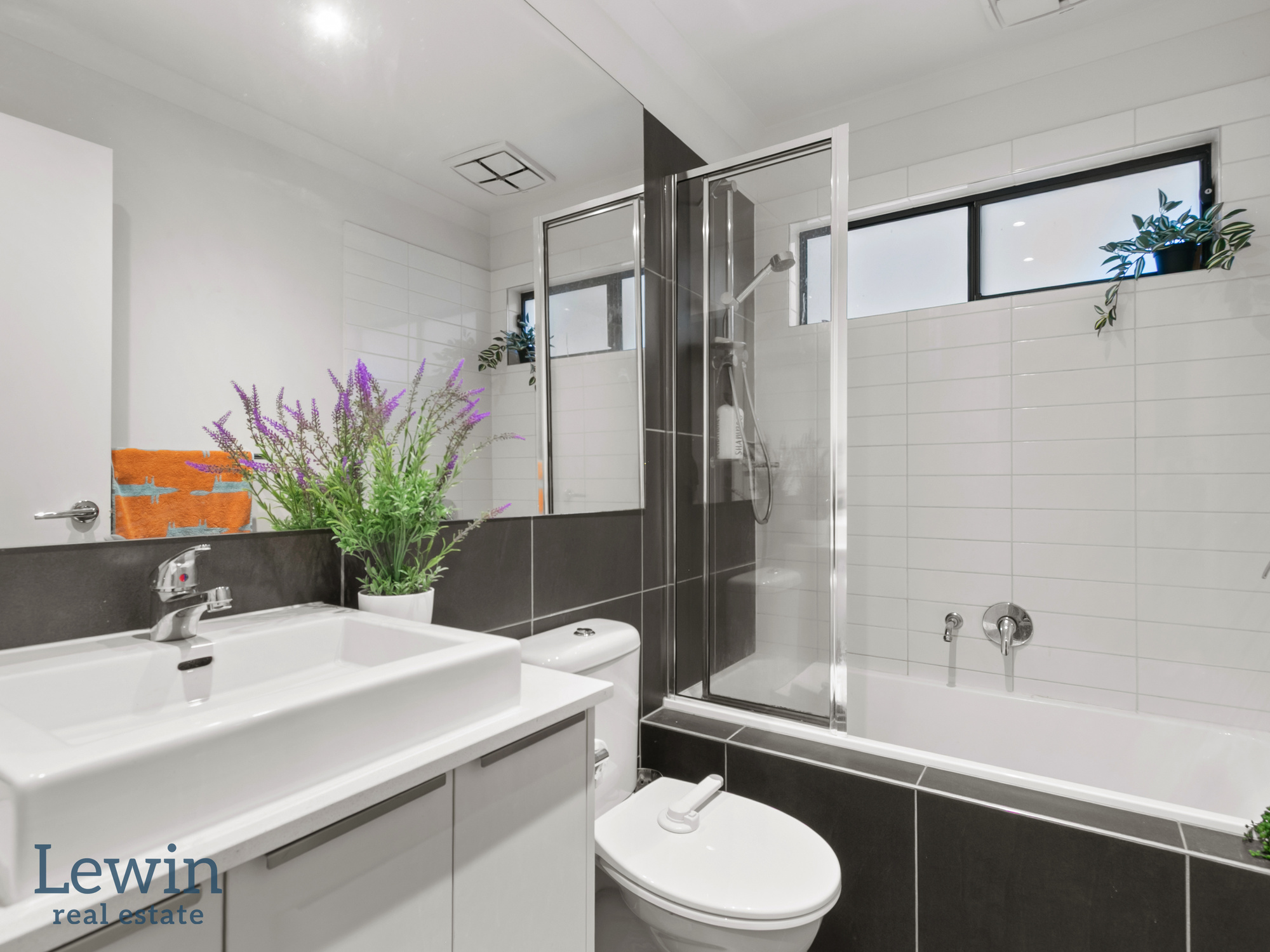 3-bedroom unit at 2 3 STATION STREET, MENTONE VIC 3194, Kingston (Vic.), Victoria