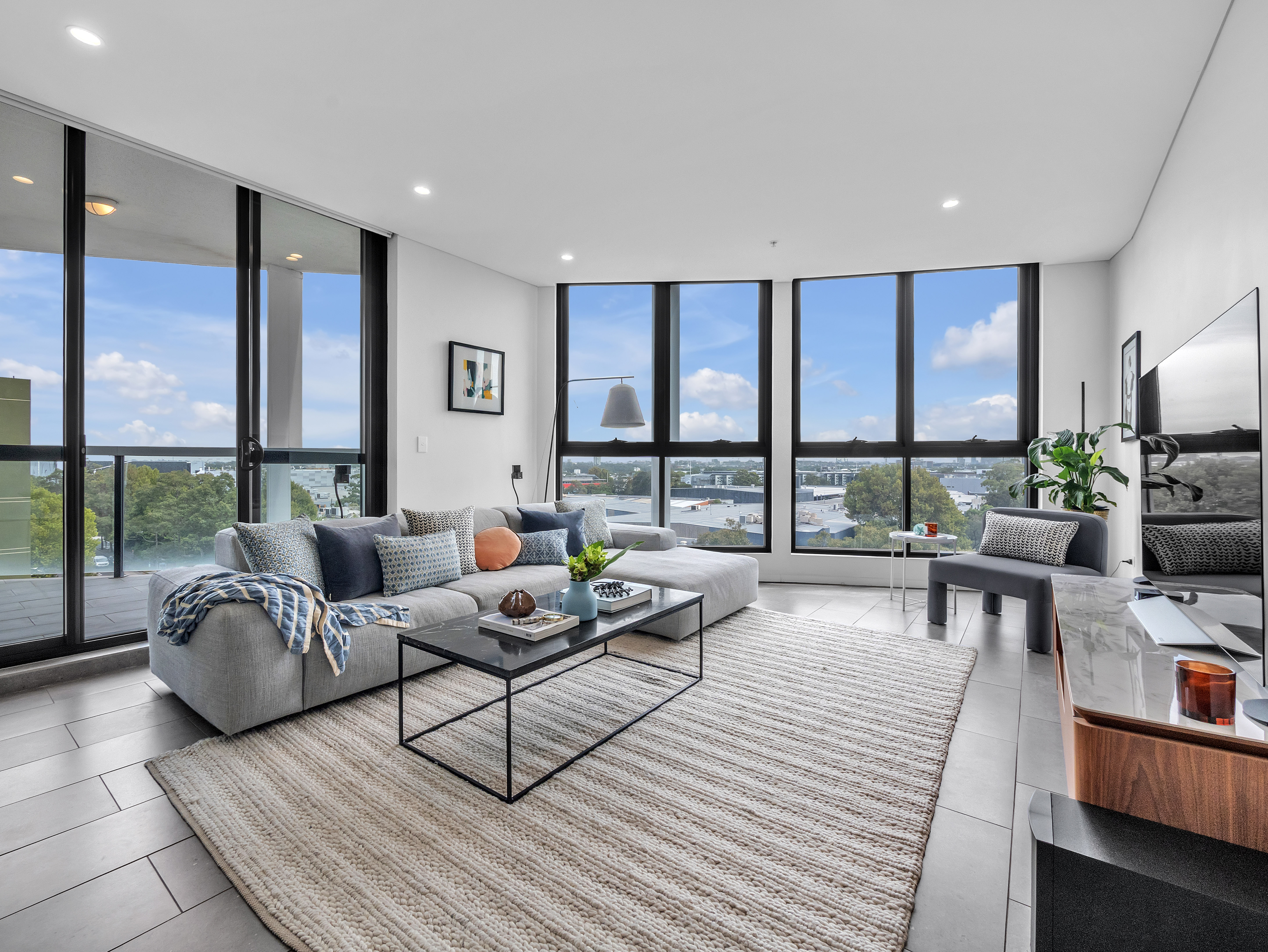 604/581-587 Gardeners Road, Mascot, NSW 2020 - Image 1