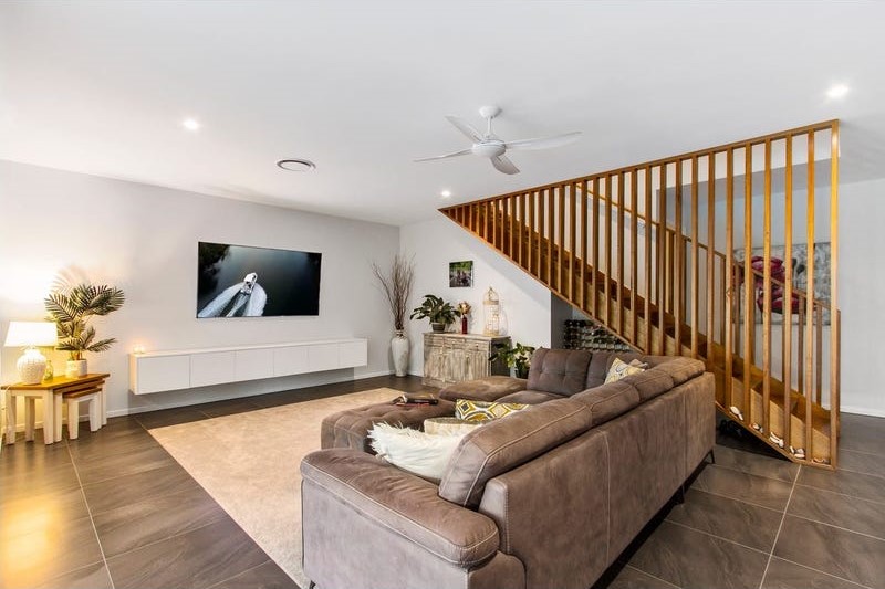 5-bedroom house at 4 Edgewater Place, Helensvale, QLD 4212, Gold Coast, Queensland