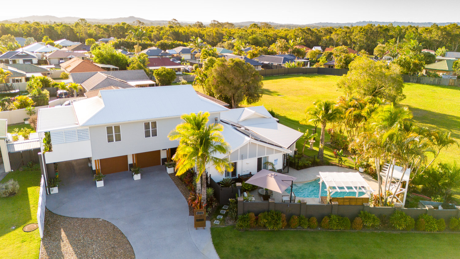 17 Lakeshore Place, Little Mountain, QLD 4551 - Image 1