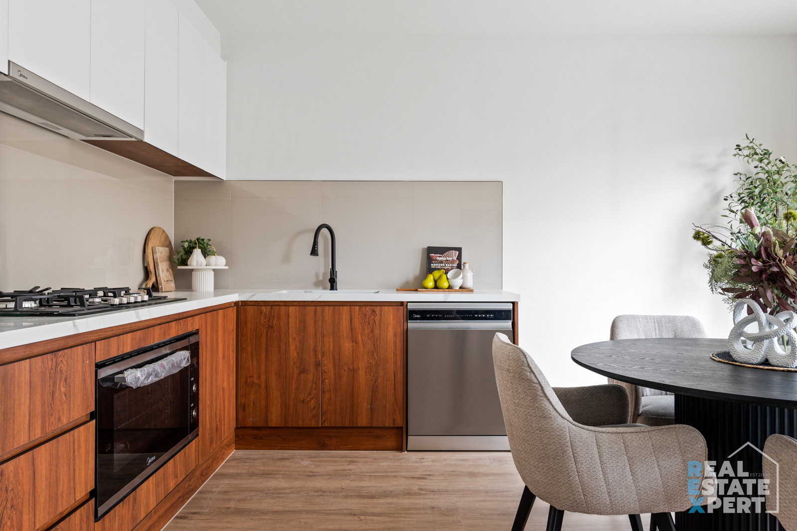 3-bedroom unit at 8 Tiger Way, Officer, VIC 3809, Cardinia, Victoria