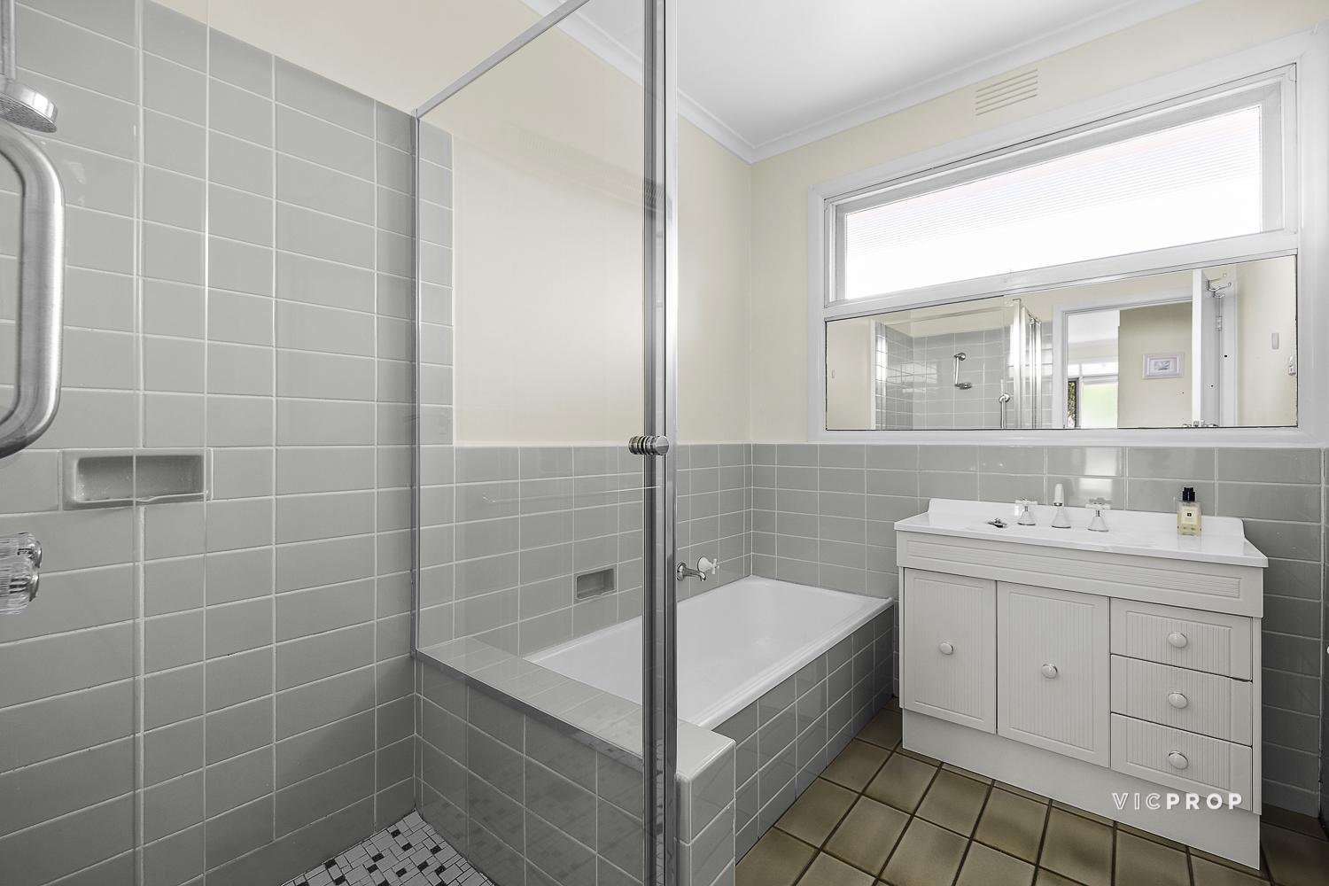 3-bedroom house at 4 Norfolk Circuit, Doncaster, VIC 3108, Manningham, Victoria