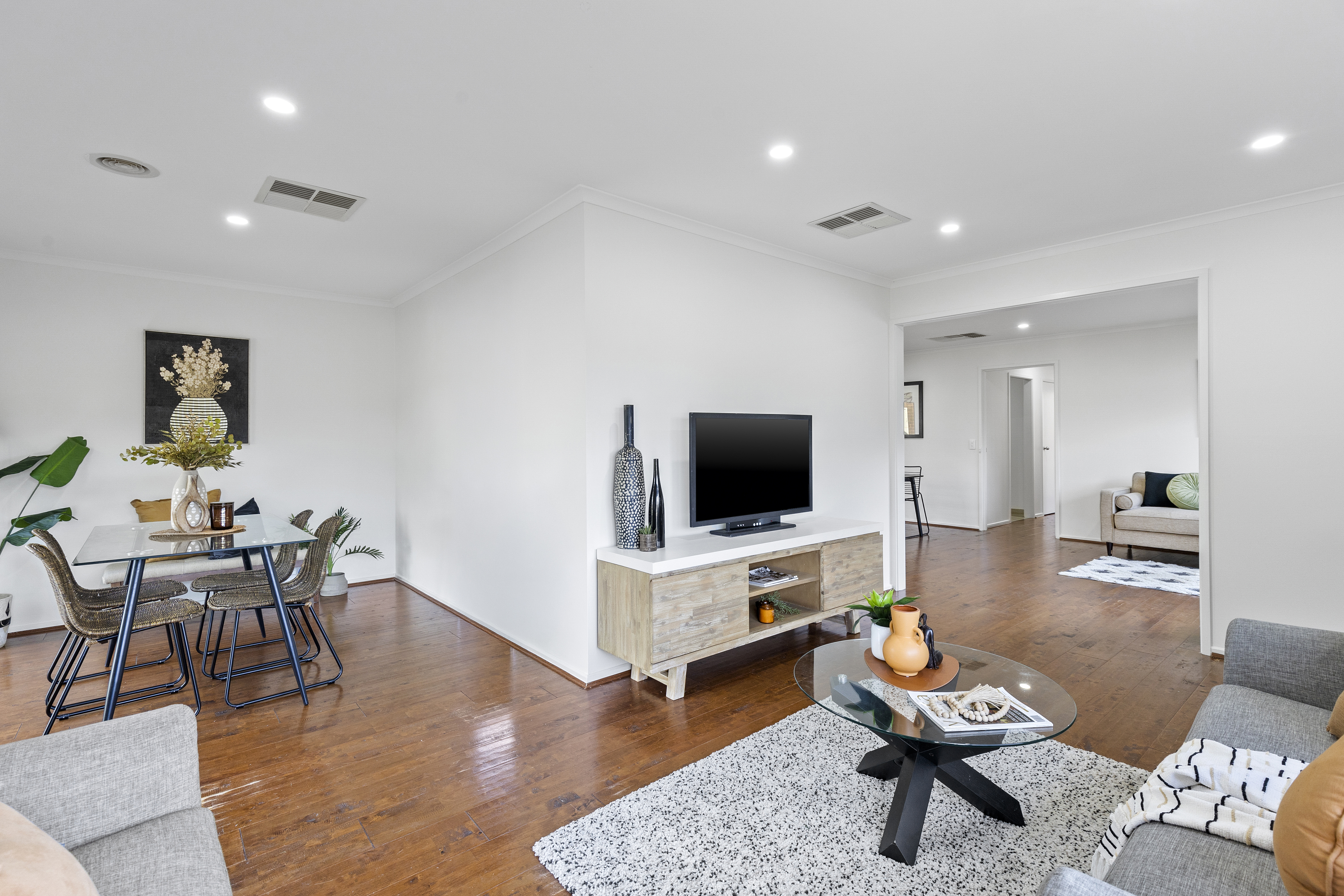 154 WARADGERY DRIVE, Rowville VIC 3178 - Image 2