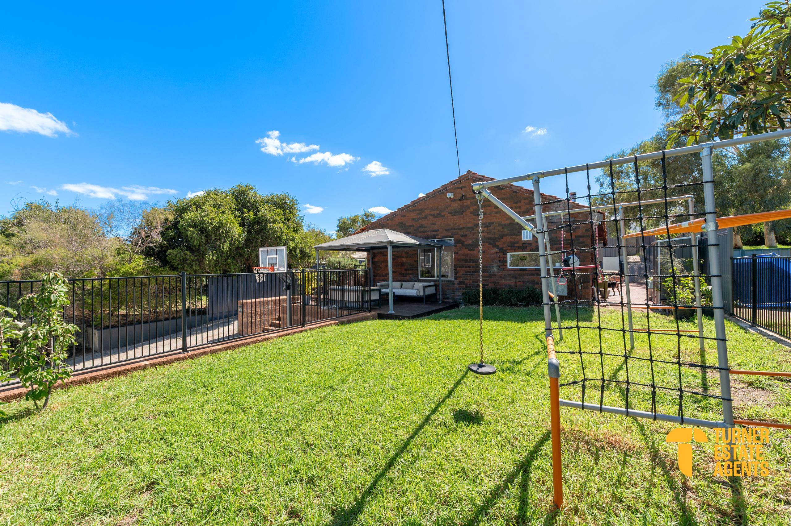 17 CHARTWELL WAY, Swan View WA 6056 - Image 2