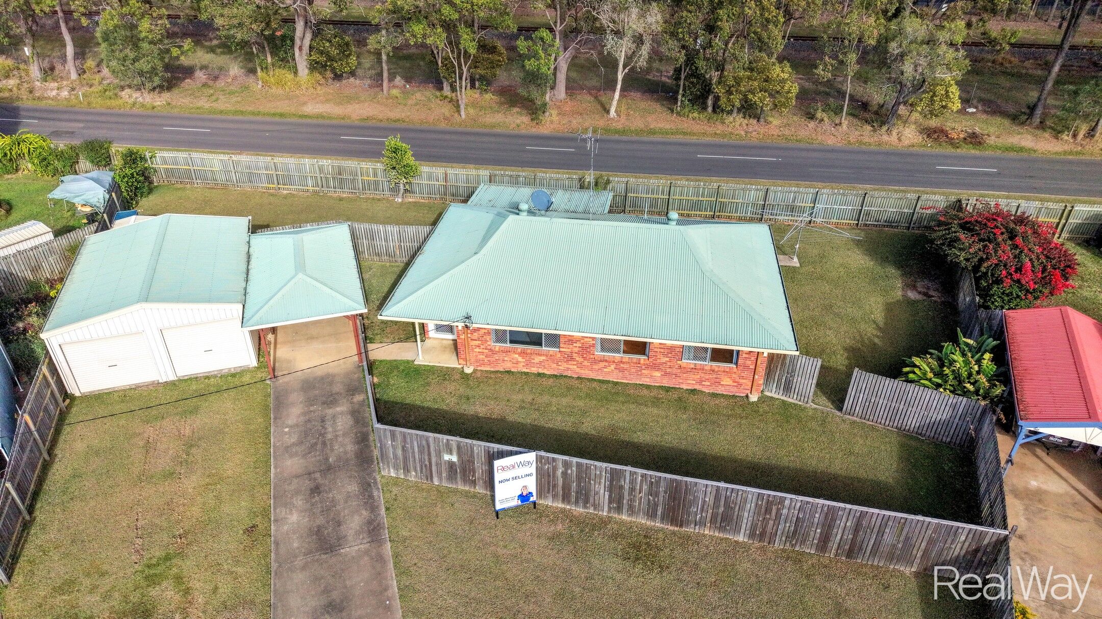 13 SCHOCH STREET, Avenell Heights QLD 4670 - Image 3