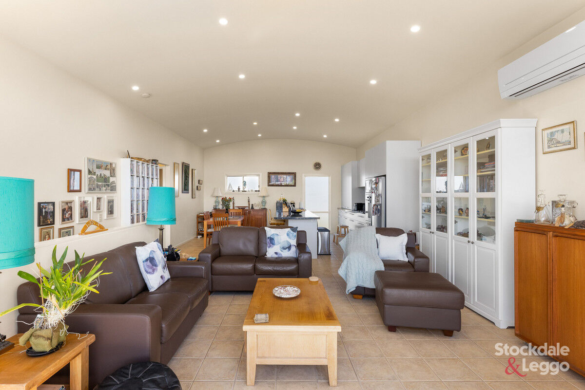 2 6 MCHAFFIE DRIVE, COWES VIC 3922 - Image 4