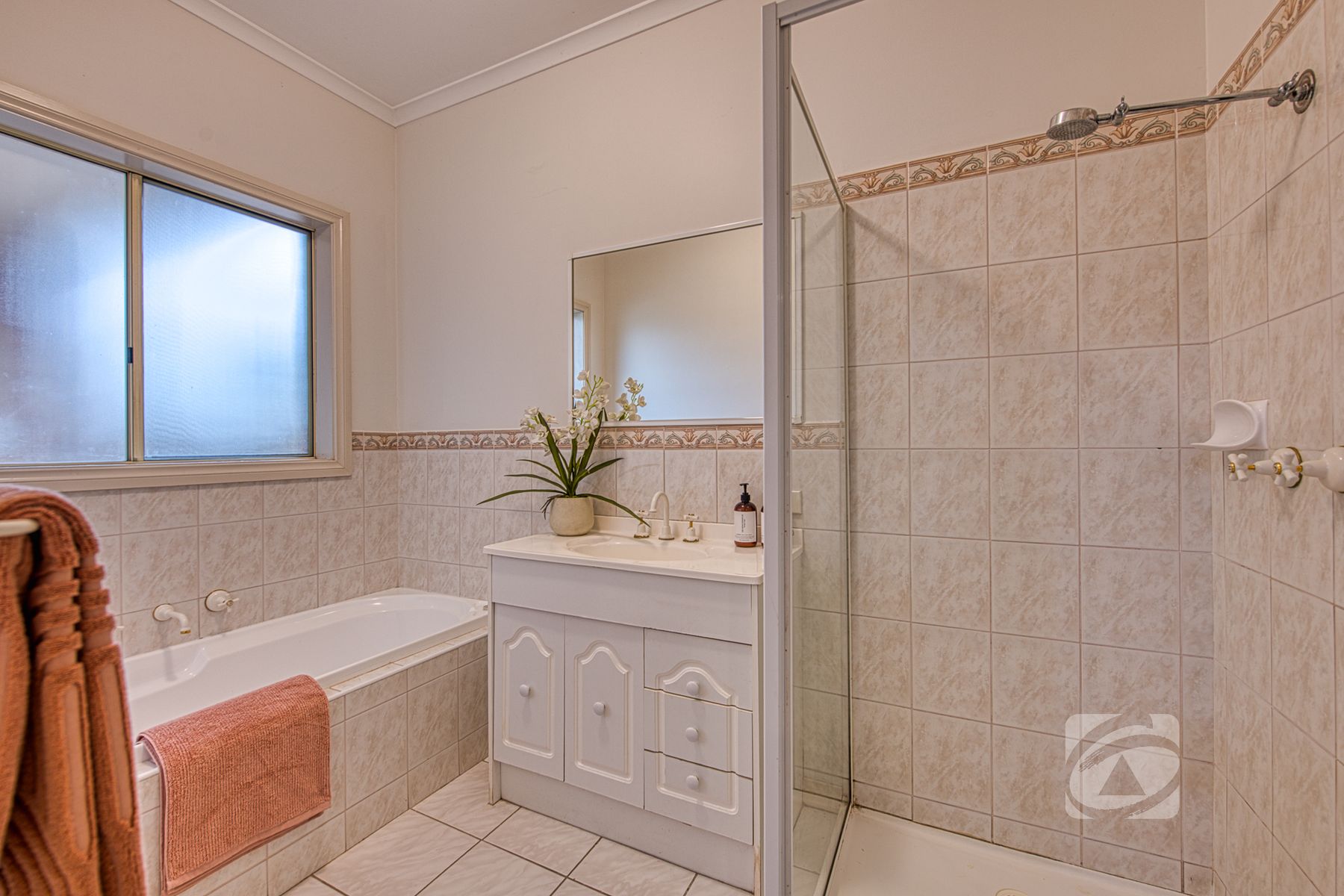 3-bedroom unit at 6 EXELL MEWS, Berwick VIC 3806, Casey, Victoria