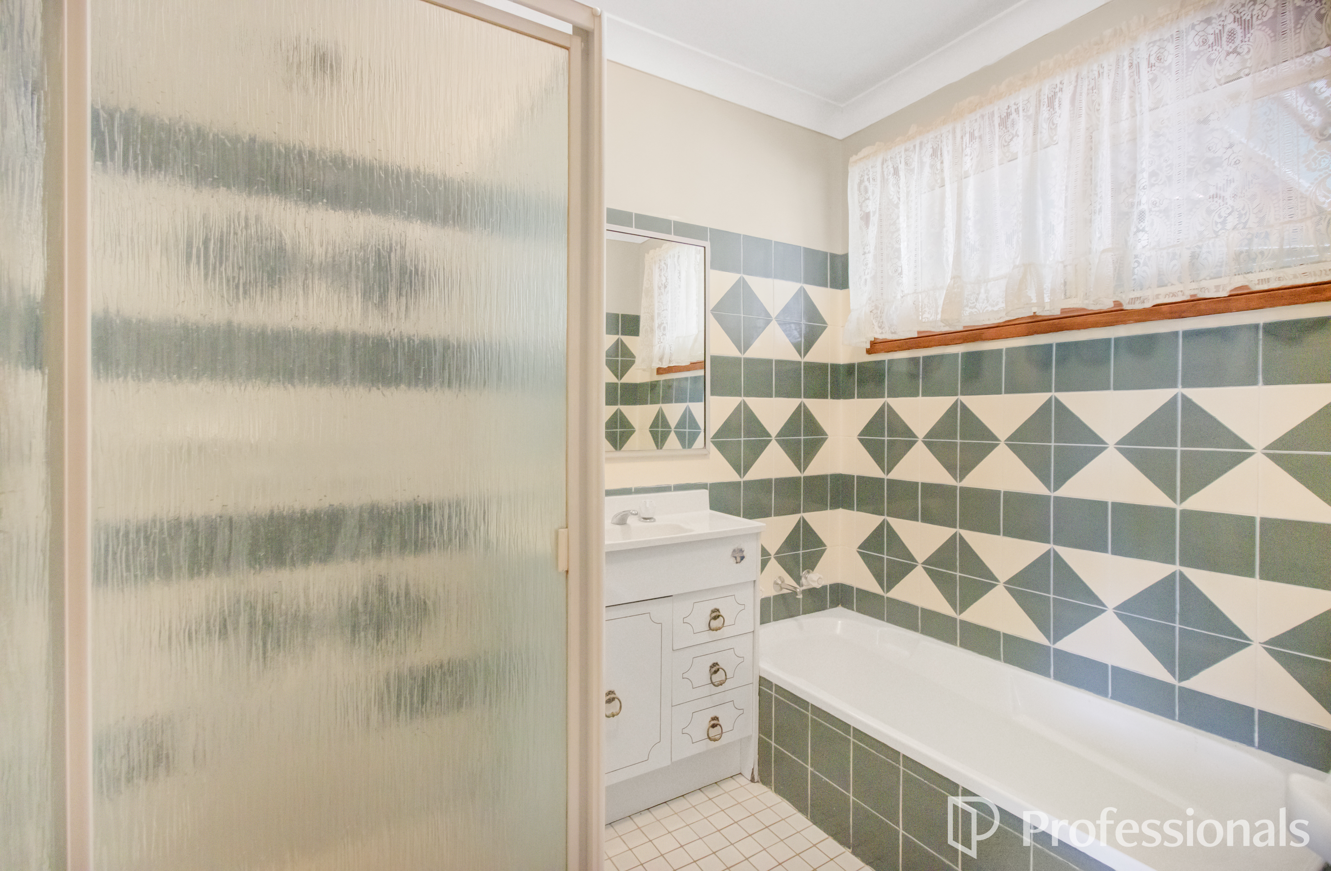4-bedroom house at 14 Eaton Street, Ashmont, NSW 2650, Wagga Wagga, New South Wales
