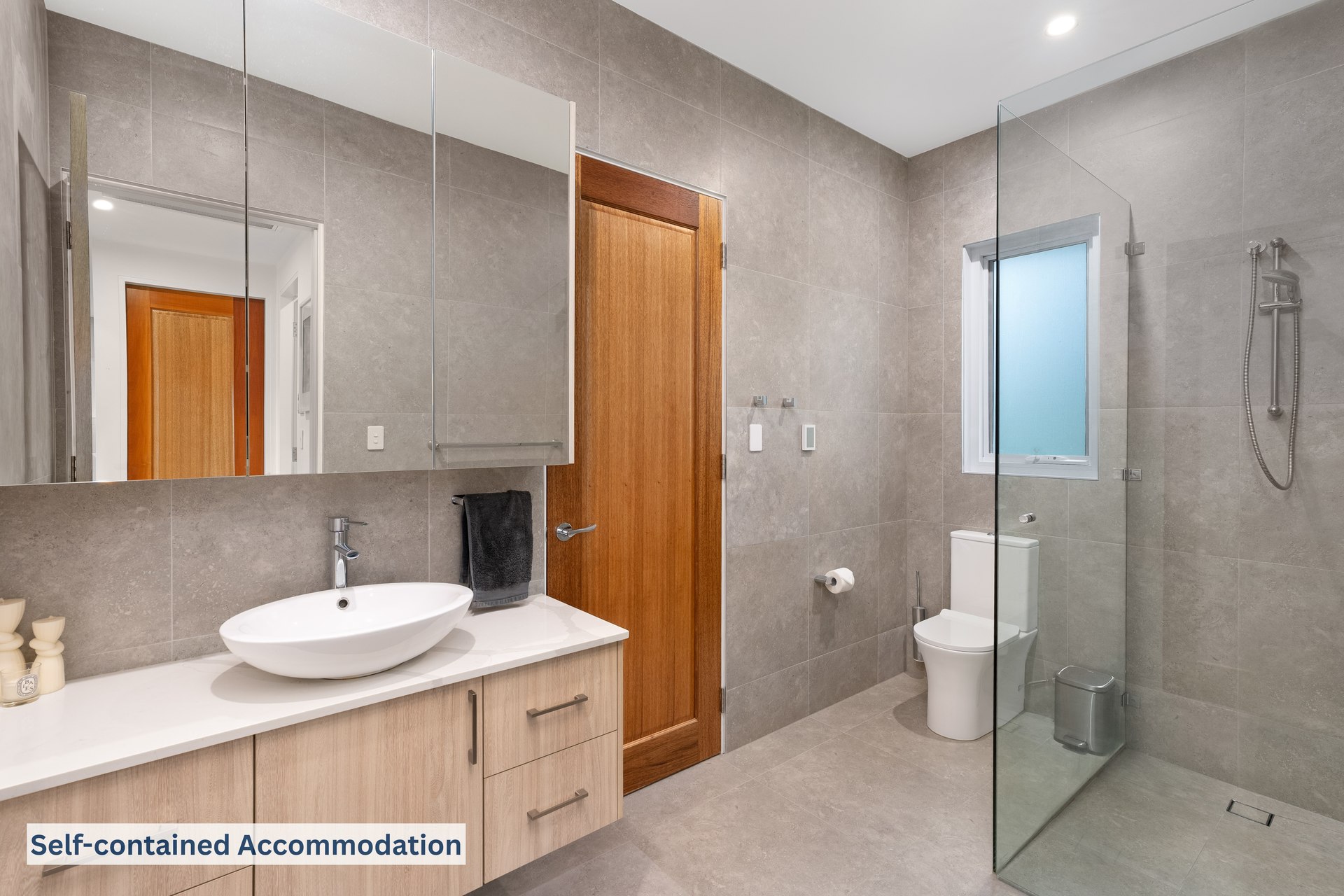 9-bedroom house at 25 Halmstad Boulevard, Luddenham, NSW 2745, Liverpool, New South Wales