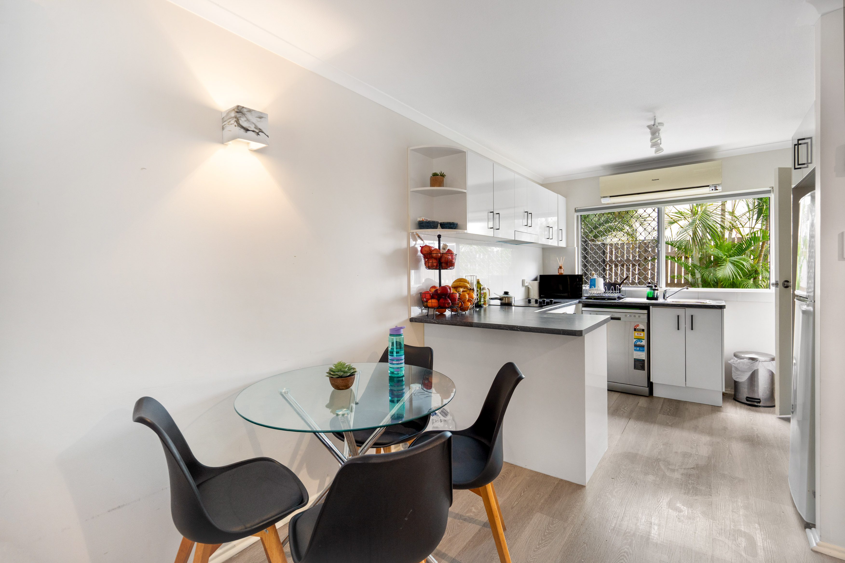 12-bedroom house at 405 Esplanade, Torquay, QLD 4655, Fraser Coast, Queensland
