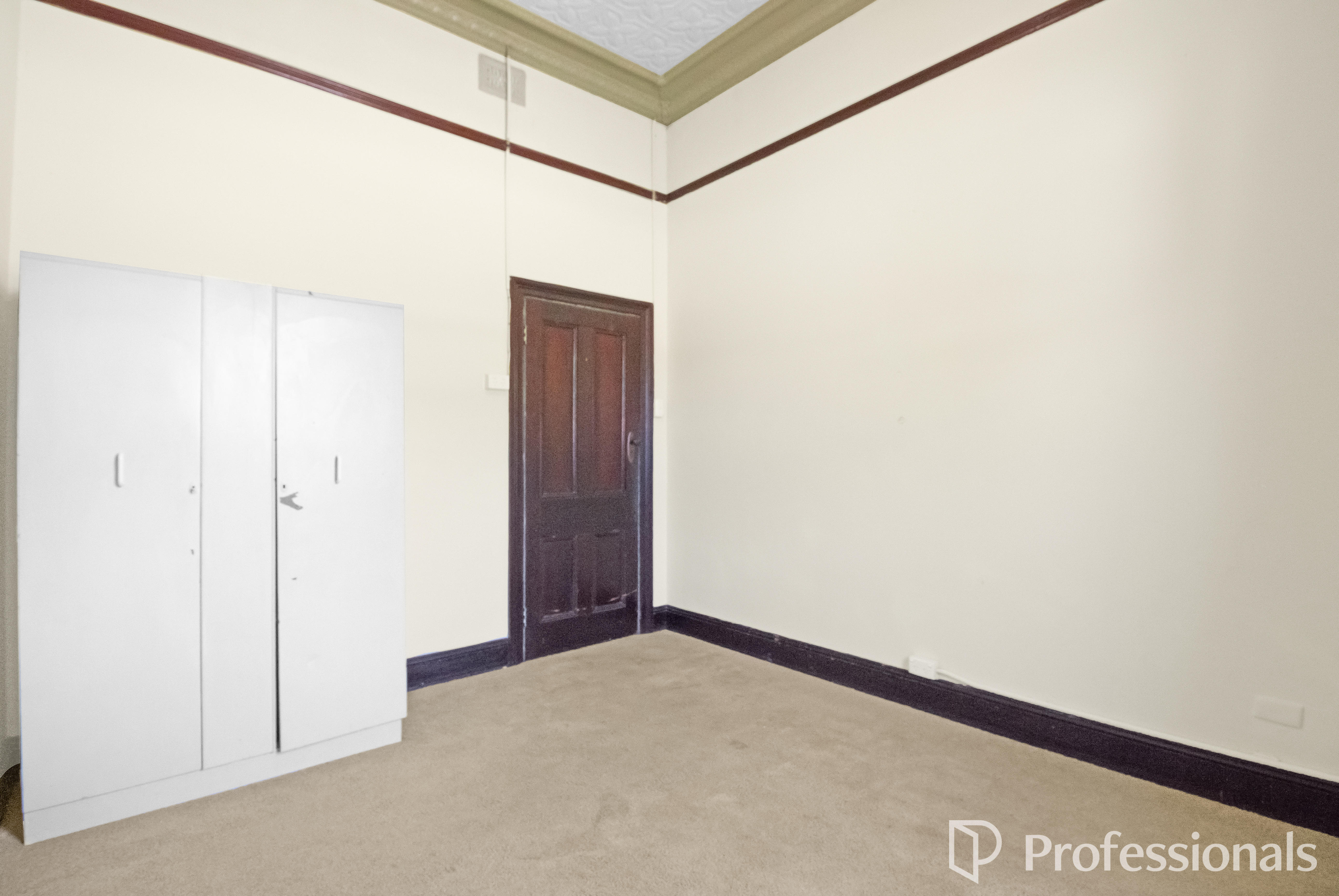 5-bedroom unit at 60 Flinders Street, Wagga Wagga, Nsw, 2650, Wagga Wagga, New South Wales