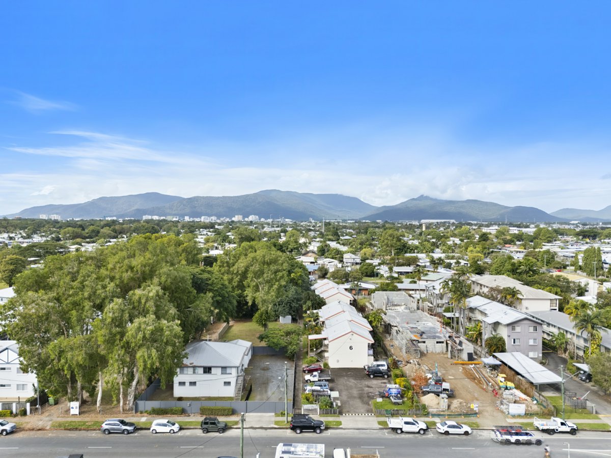 7-bedroom house at 10 Mayers Street, Manunda, QLD 4870, Cairns, Queensland