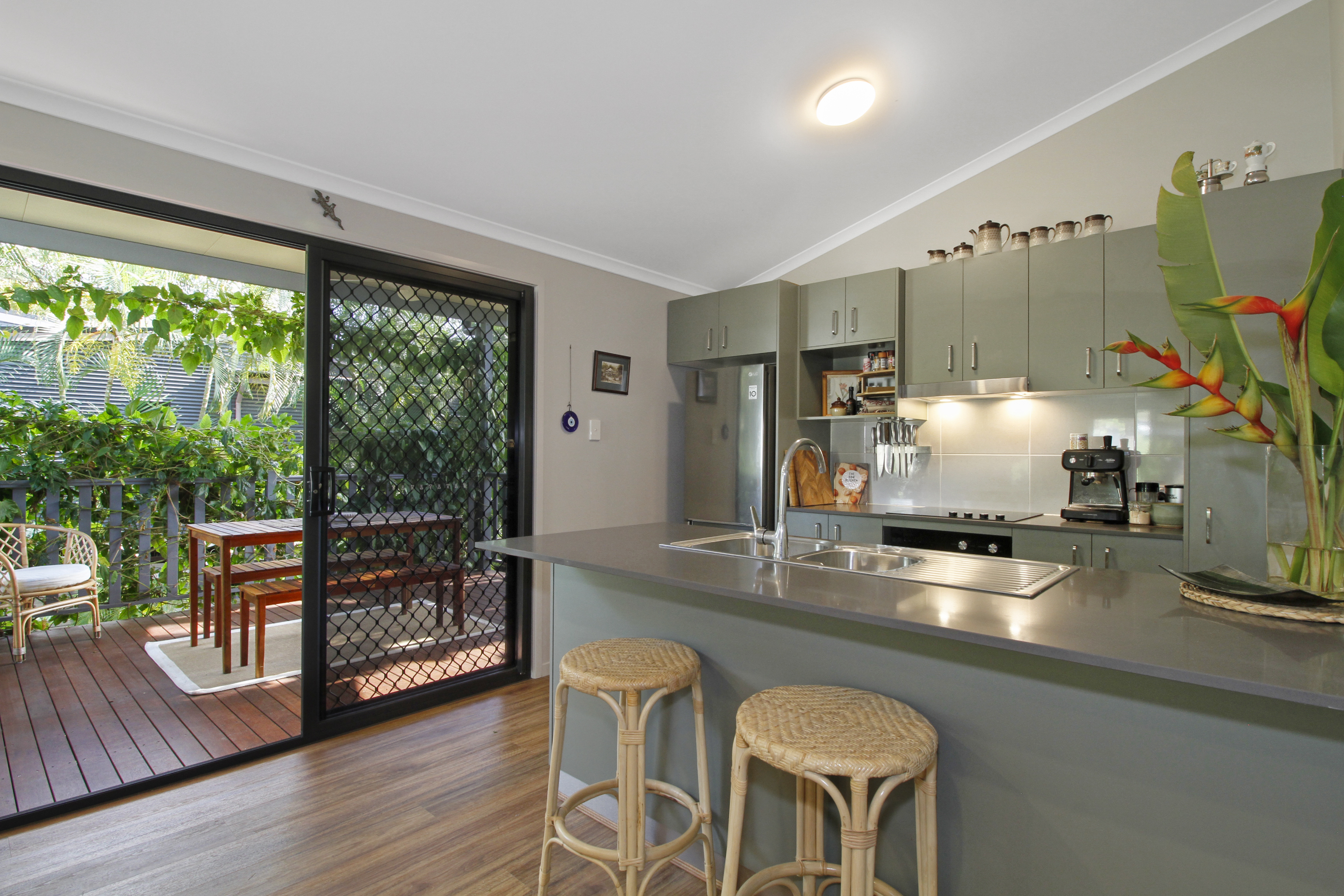 3 President Terrace, Macleay Island, QLD 4184 - Image 2