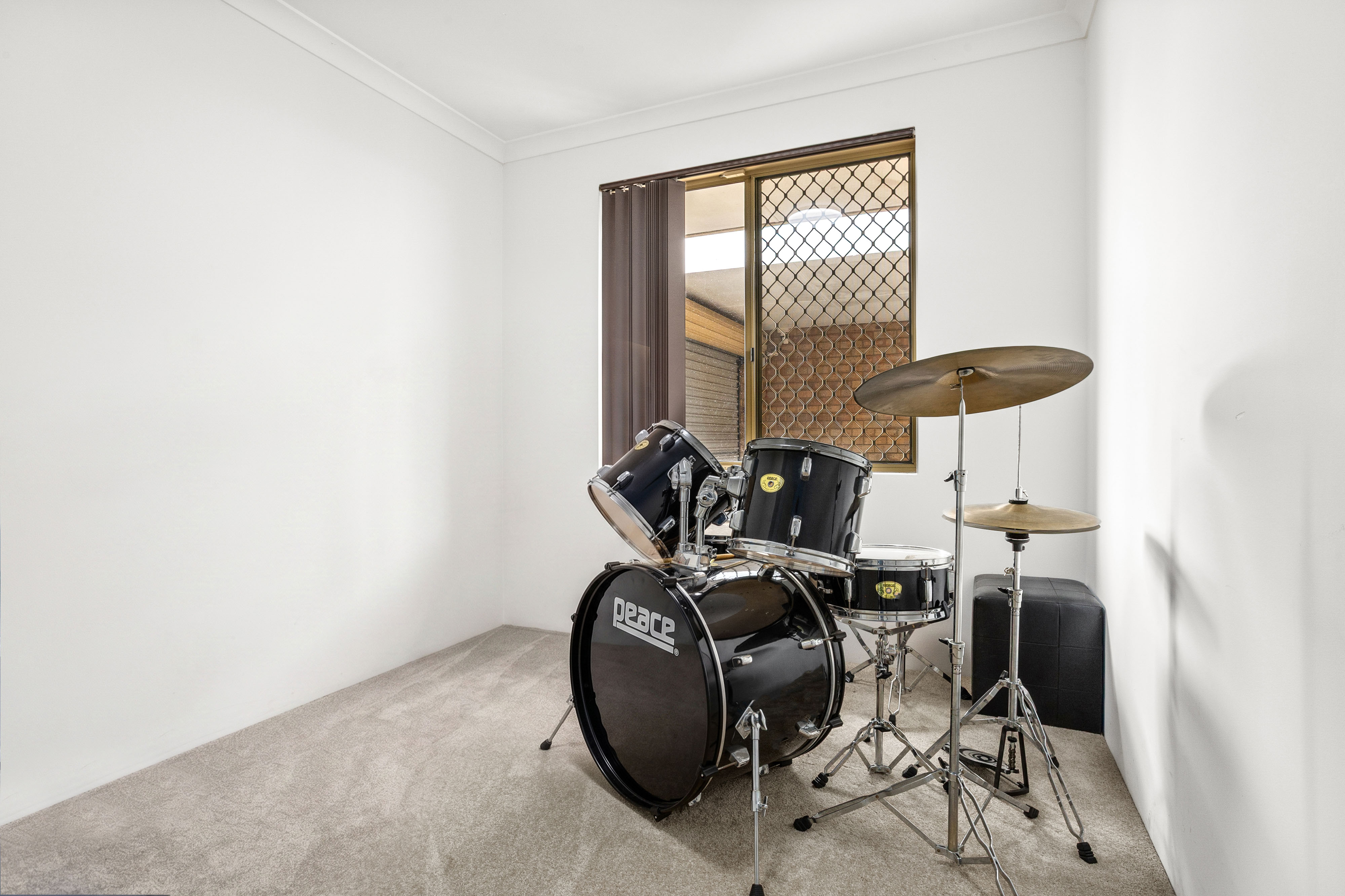 9 6 Lester Drive, Thornlie WA 6108 - Image 10
