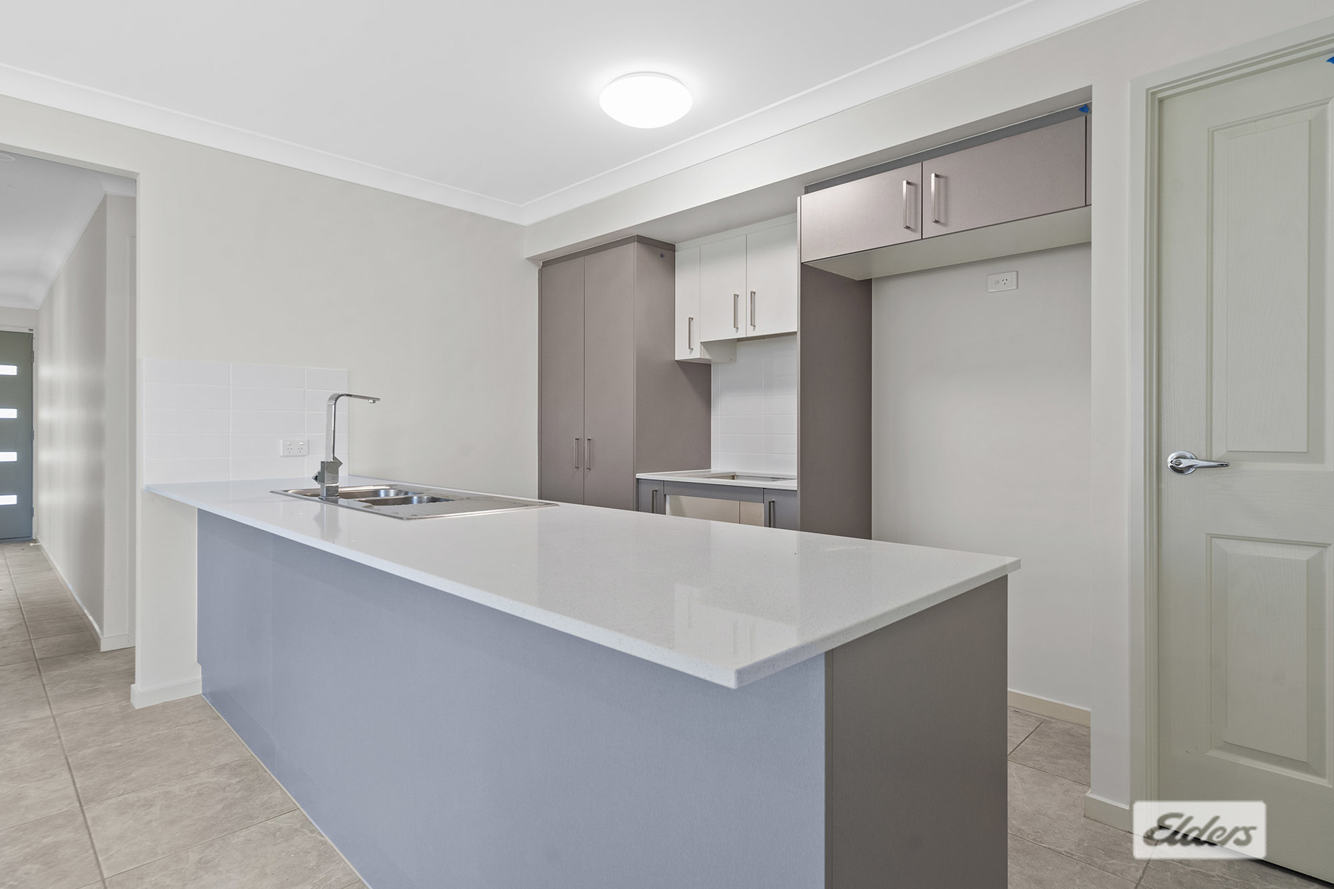 5-bedroom unit at 33 Concorde Drive, Loganholme, QLD 4129, Logan, Queensland