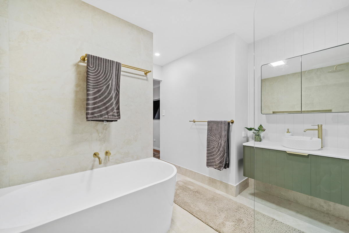 4-bedroom house at 208 Russell Street, Cleveland, QLD 4163, Redland, Queensland