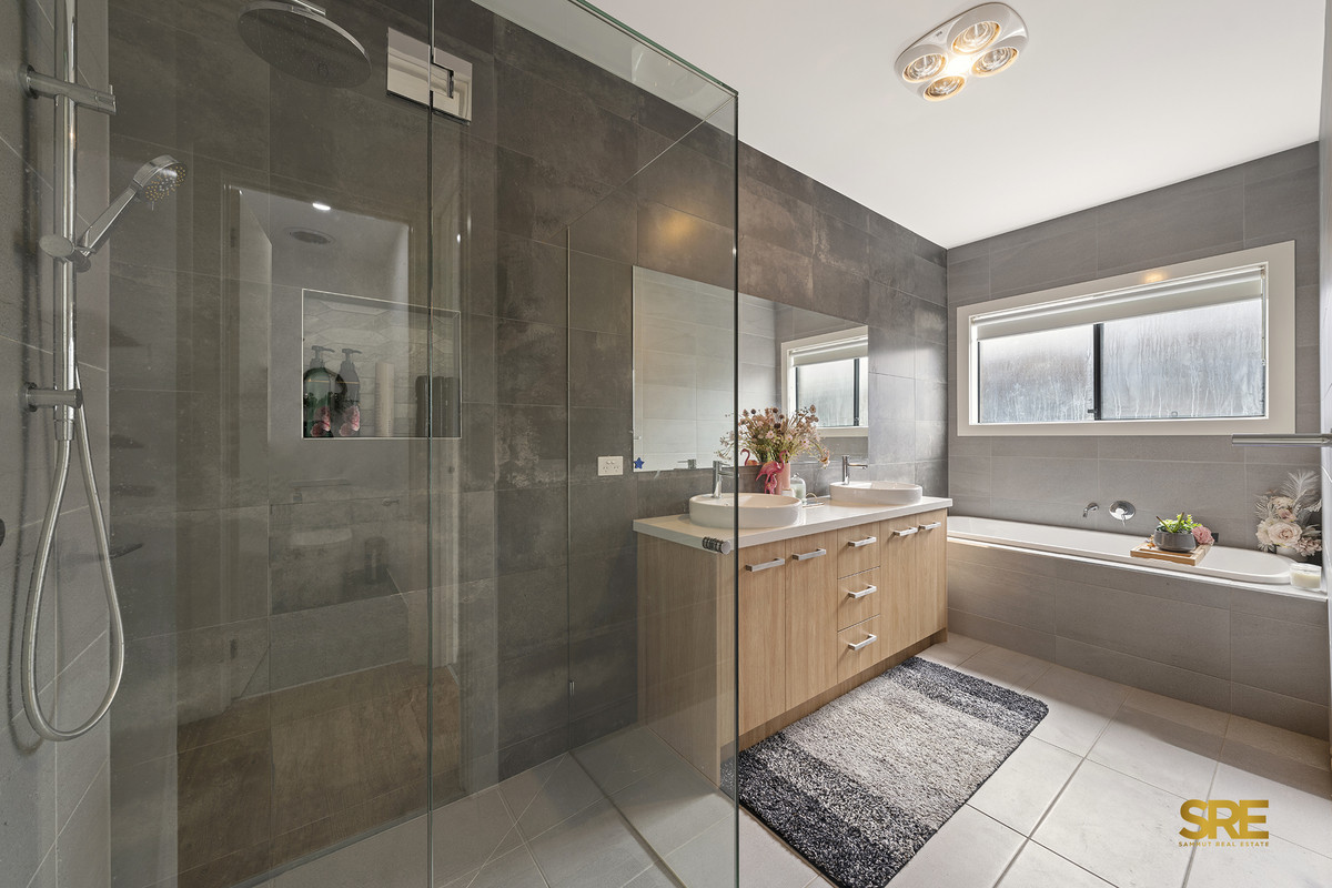 69 JAMES COOK DRIVE, Melton West VIC 3337 - Image 10