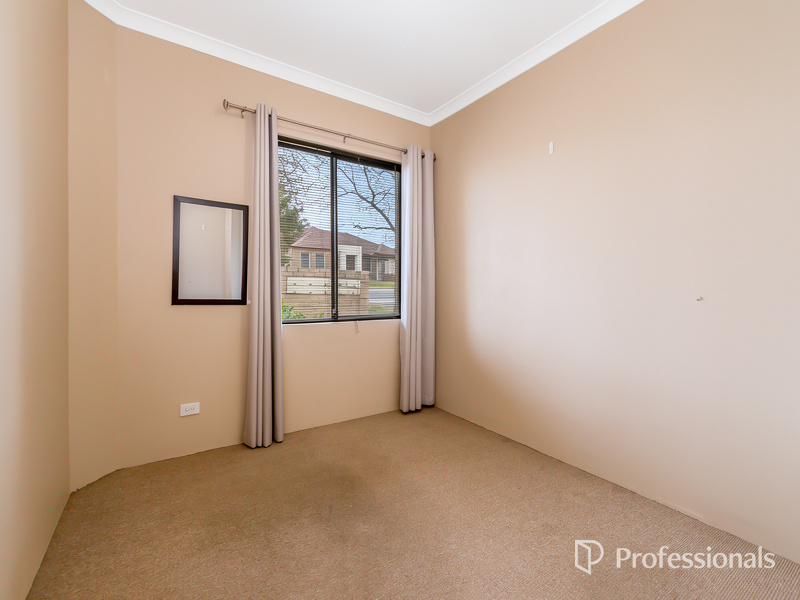 9 44 GREY STREET, CANNINGTON WA 6107 - Image 8