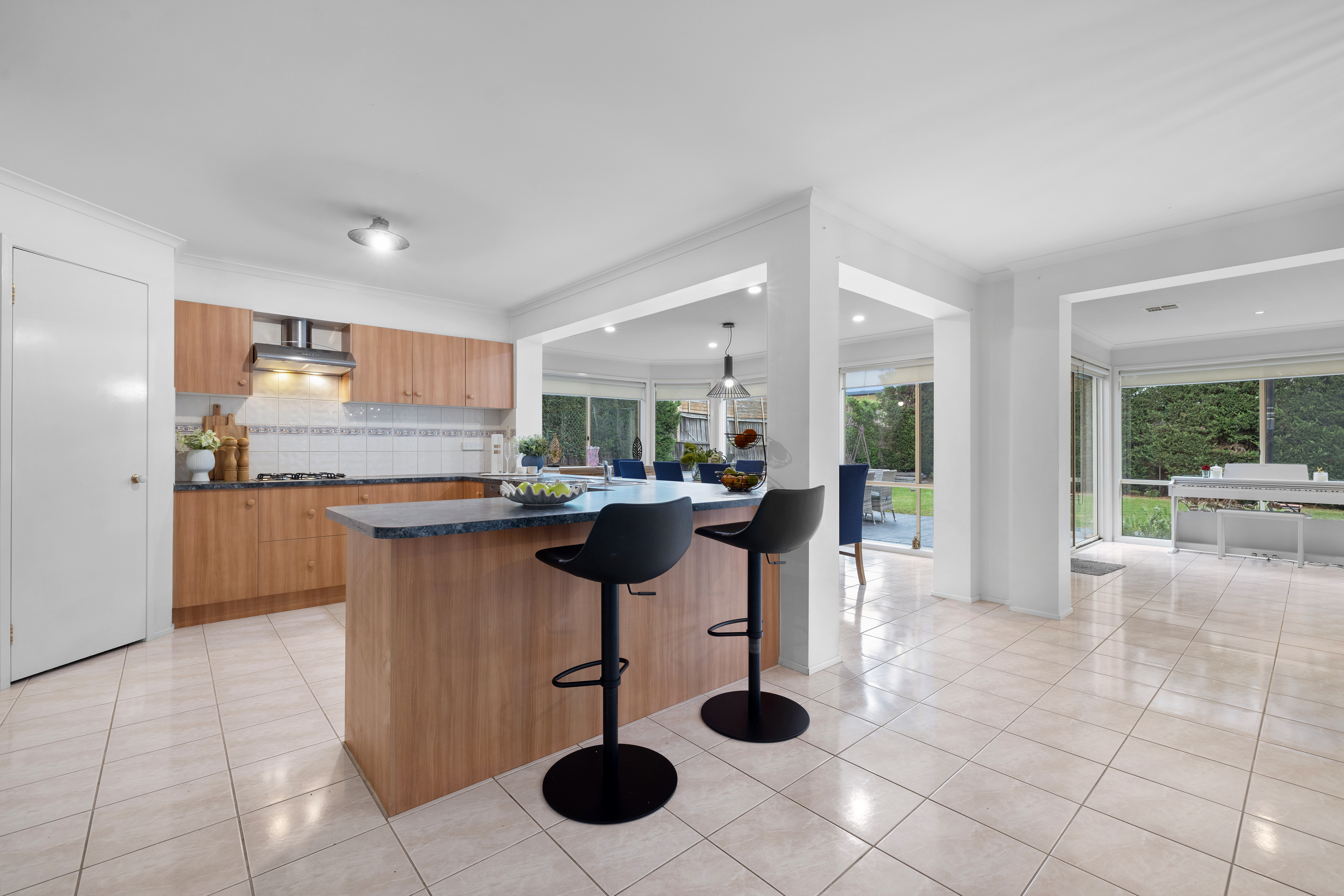 11 SOVEREIGN CREST BOULEVARD, Rowville VIC 3178 - Image 4