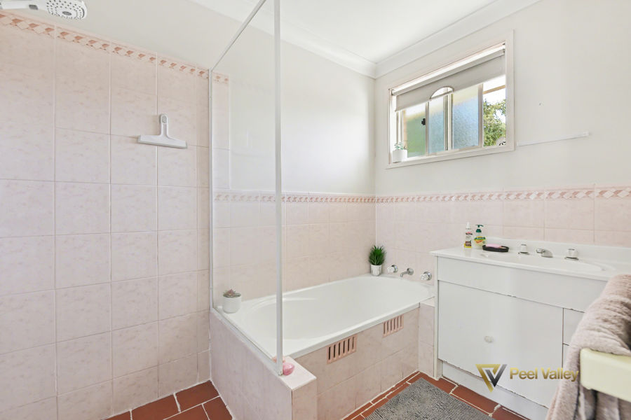 4-bedroom unit at 1/24 Nancy Street, South Tamworth, NSW 2340, Tamworth, New South Wales