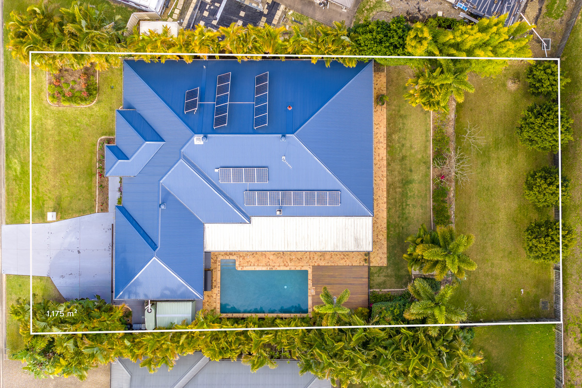 8 HUXLEY COURT, Pacific Pines QLD 4211 - Image 5