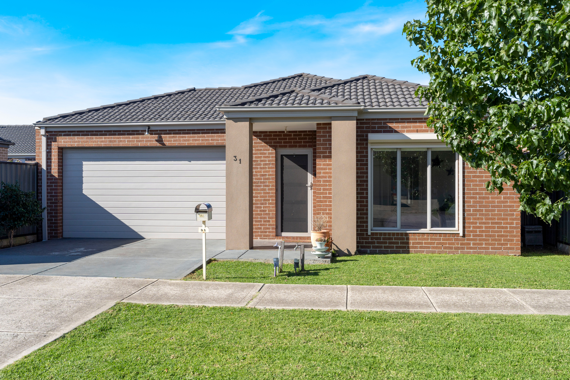 31 LOUDON CIRCUIT, Craigieburn VIC 3064 - Image 2