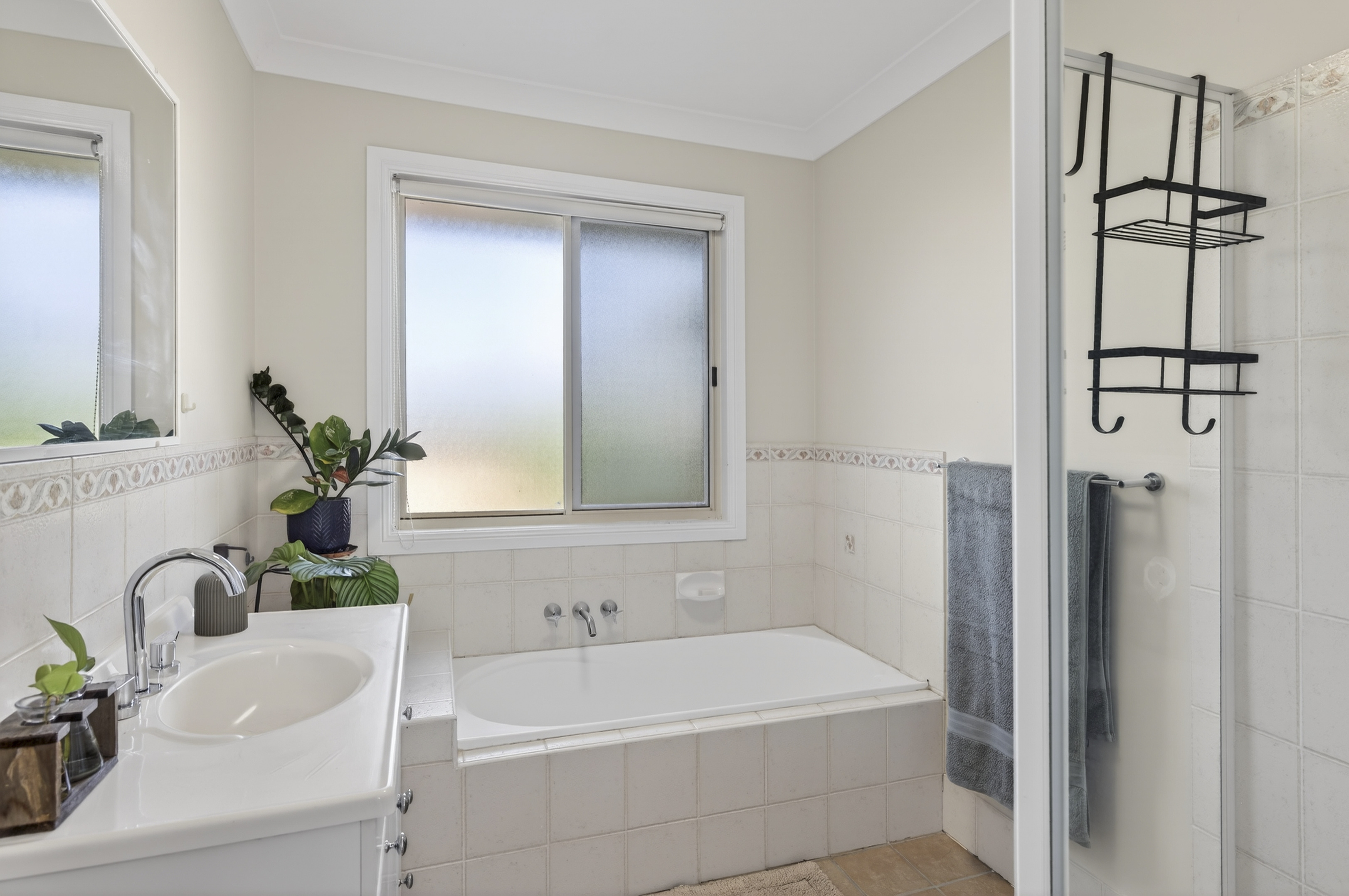 5-bedroom house at 17 Paranka Drive North, Cleveland, Qld, 4163, Redland, Queensland