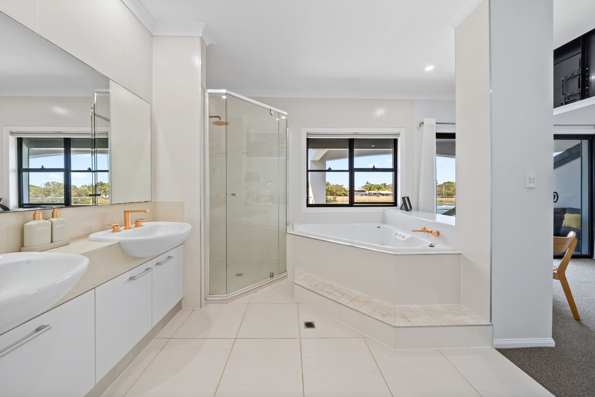 5-bedroom house at 2 Mooloolah Island, Minyama, QLD 4575, Sunshine Coast, Queensland