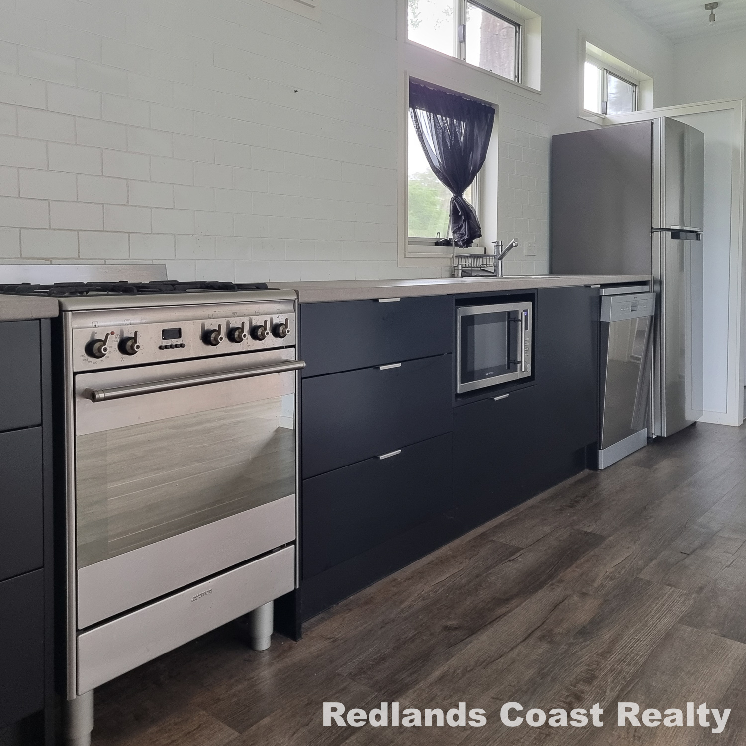 2 MELALEUCA DRIVE, Lamb Island QLD 4184 - Image 9