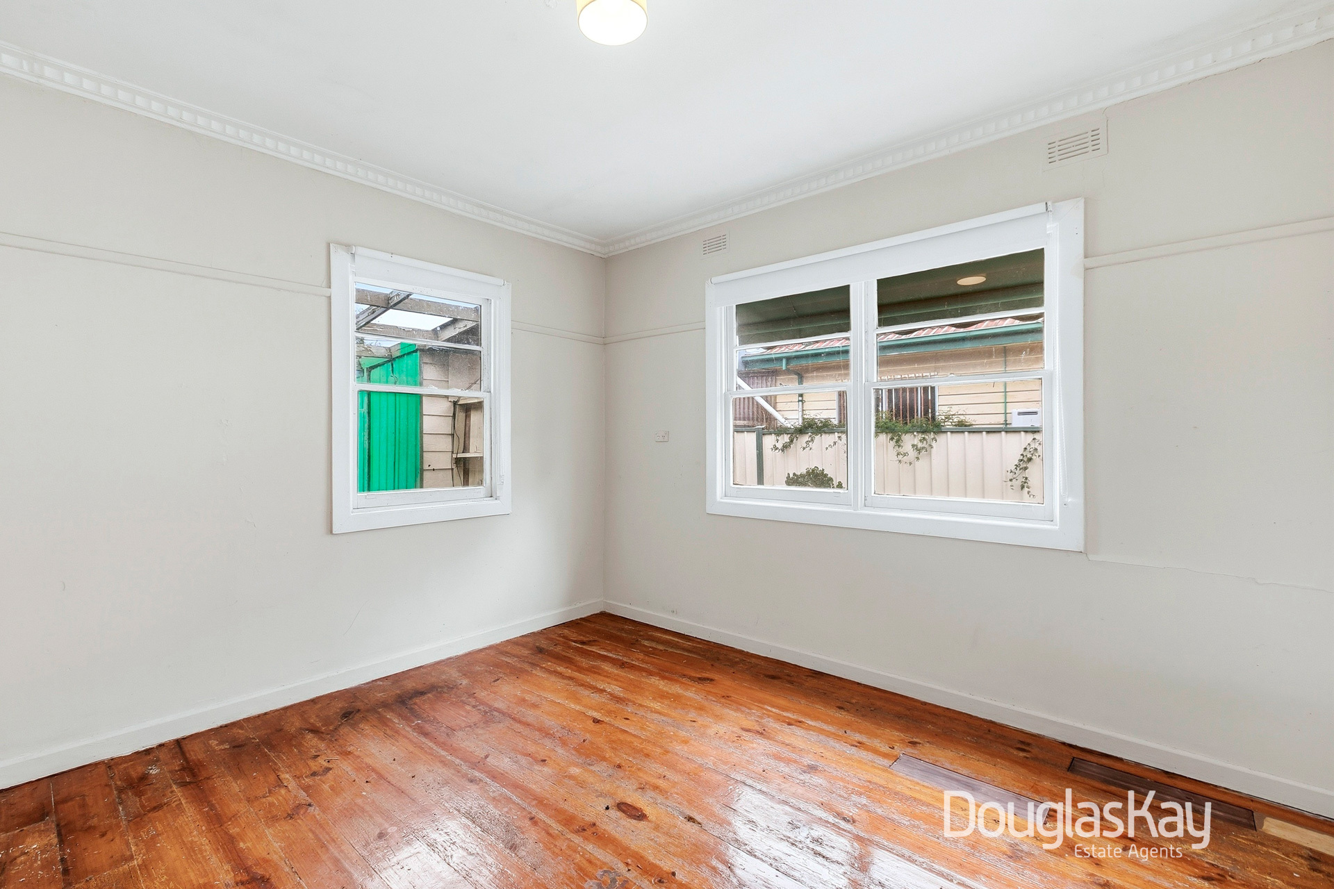 8 BAYNTON AVENUE, Sunshine North VIC 3020 - Image 10