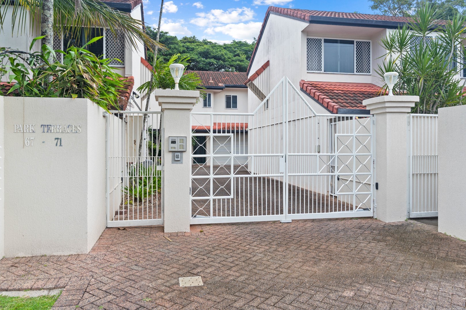 8/67-71 Digger Street, Cairns North, QLD 4870 - Image 2