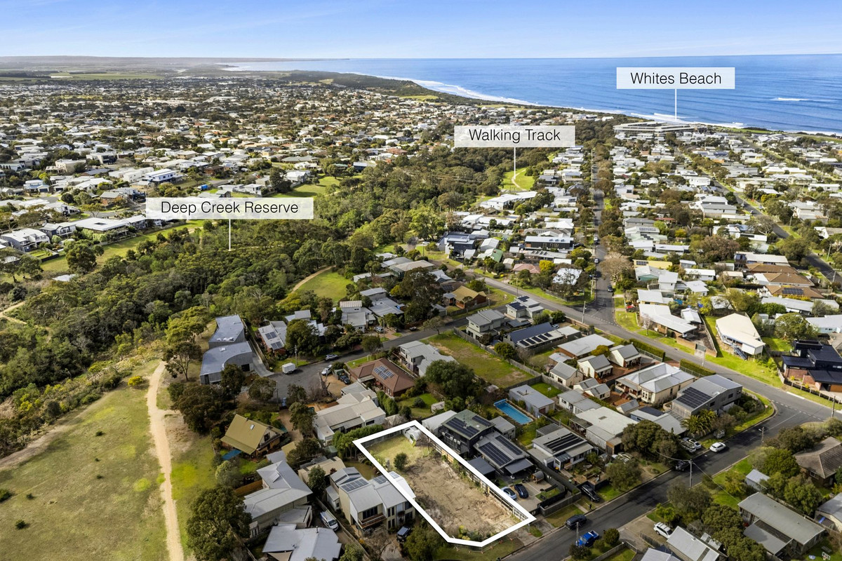 8 Centre Court, Torquay, VIC 3228 - Image 1