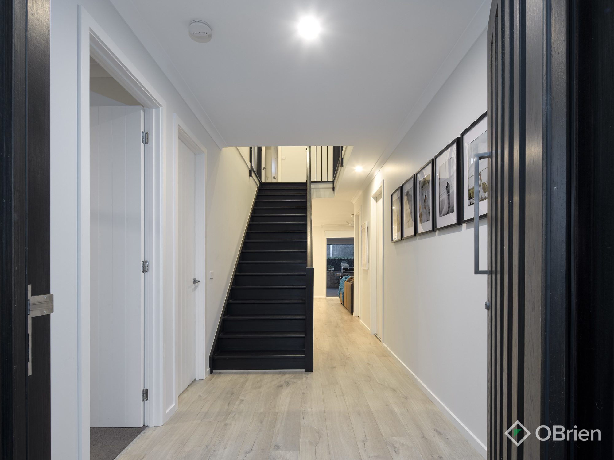 27 HART DRIVE, Warragul VIC 3820 - Image 8