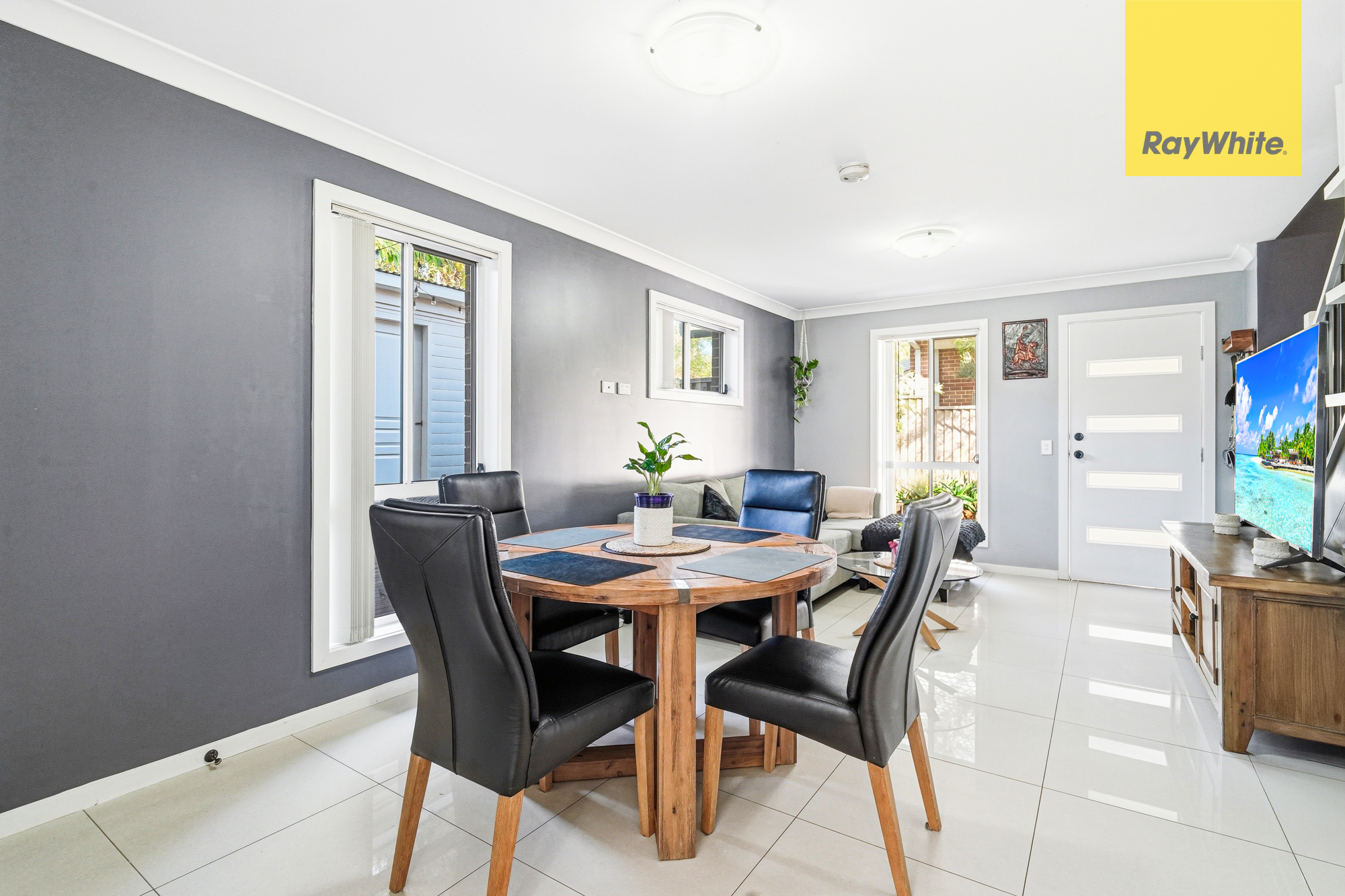 5 32 CANBERRA STREET, OXLEY PARK NSW 2760 - Image 4
