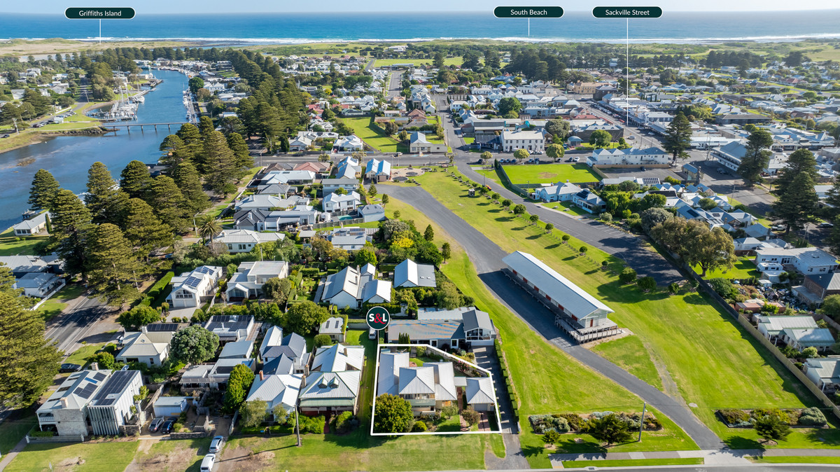 3-bedroom house at 1/7 Regent, Port Fairy, Vic, 3284, Moyne, Victoria