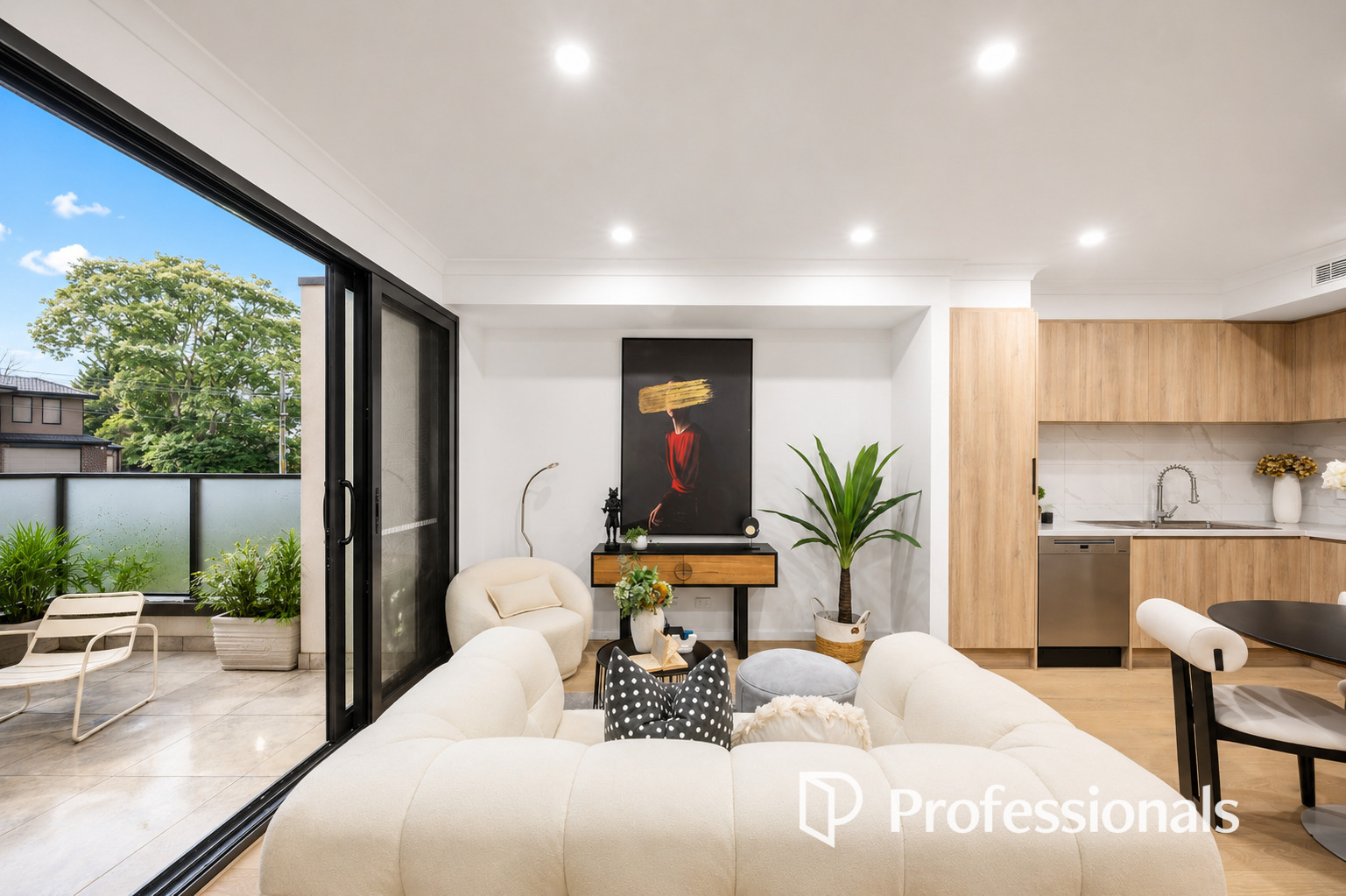 2/2-4 Doynton Parade, Mount Waverley, Vic, 3149 - Image 2