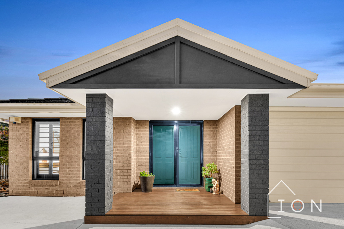 2 FERNDOWN DRIVE, Cranbourne VIC 3977 - Image 1