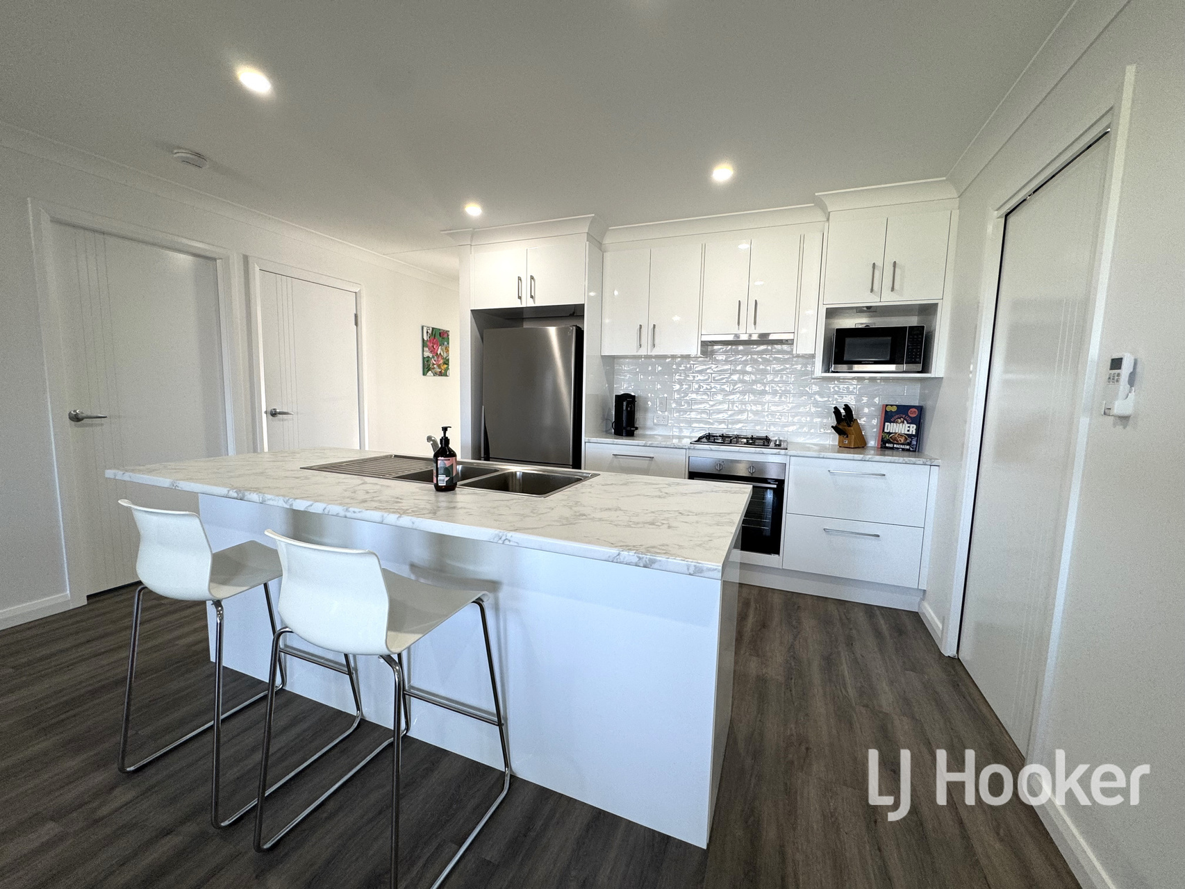 6-bedroom unit at 102 MOORE STREET, Inverell NSW 2360, Inverell, New South Wales