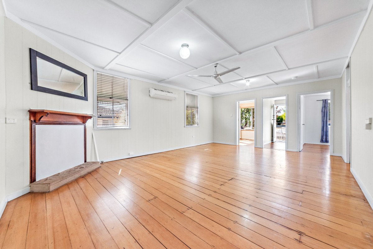4-bedroom house at 9 Wallace Street, Warwick, QLD 4370, Southern Downs, Queensland