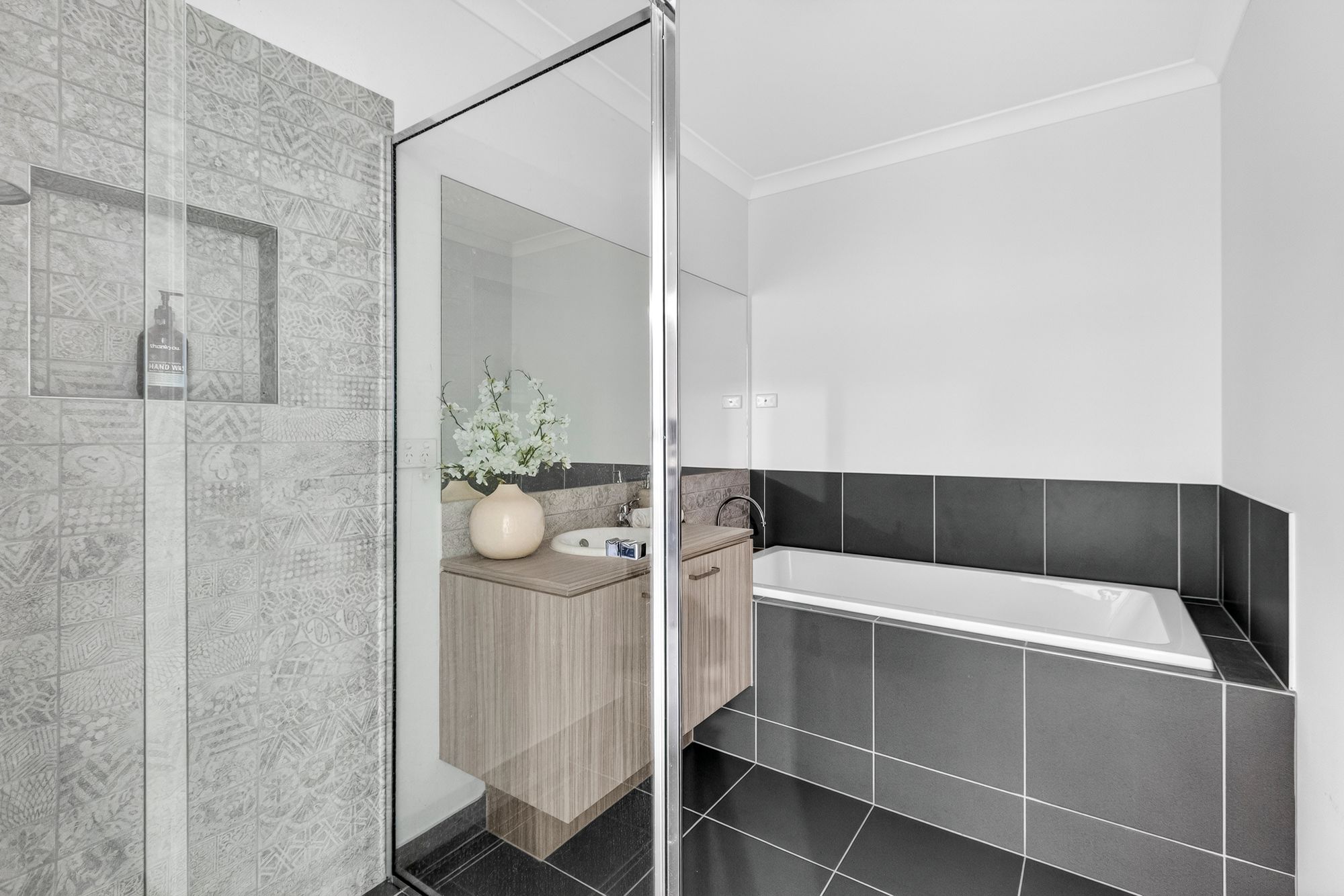 21 Mallacoota Crescent, Armstrong Creek, VIC 3217 - Image 10