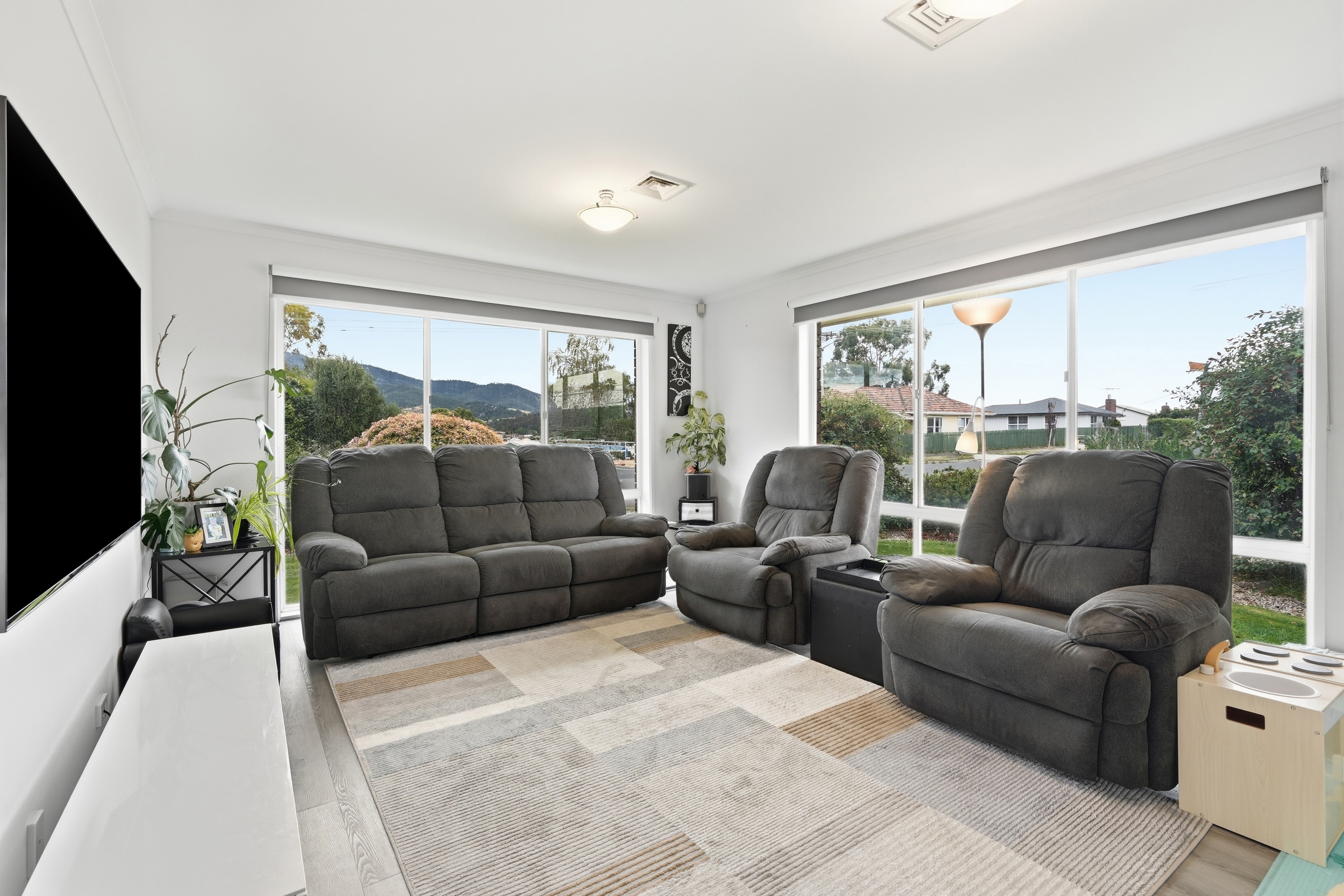 5-bedroom house at 27 SOMERDALE ROAD, Claremont TAS 7011, Glenorchy, Tasmania